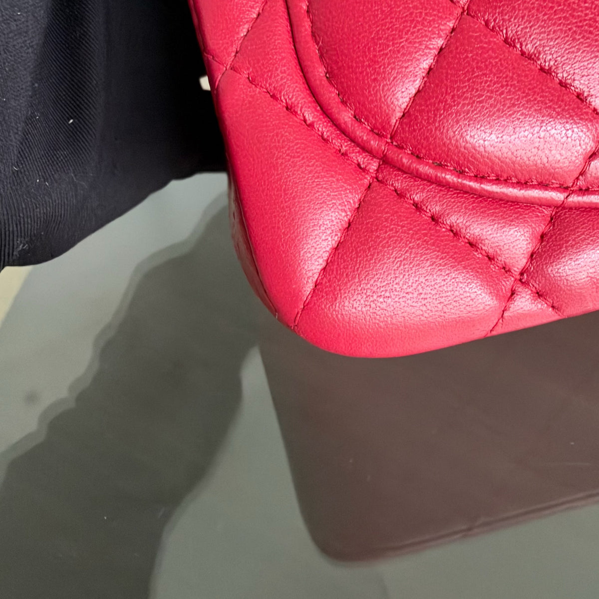 Chanel Classic Flap Mini Square - 17CM Quilted Lambskin Red Gold Hardware Series 23