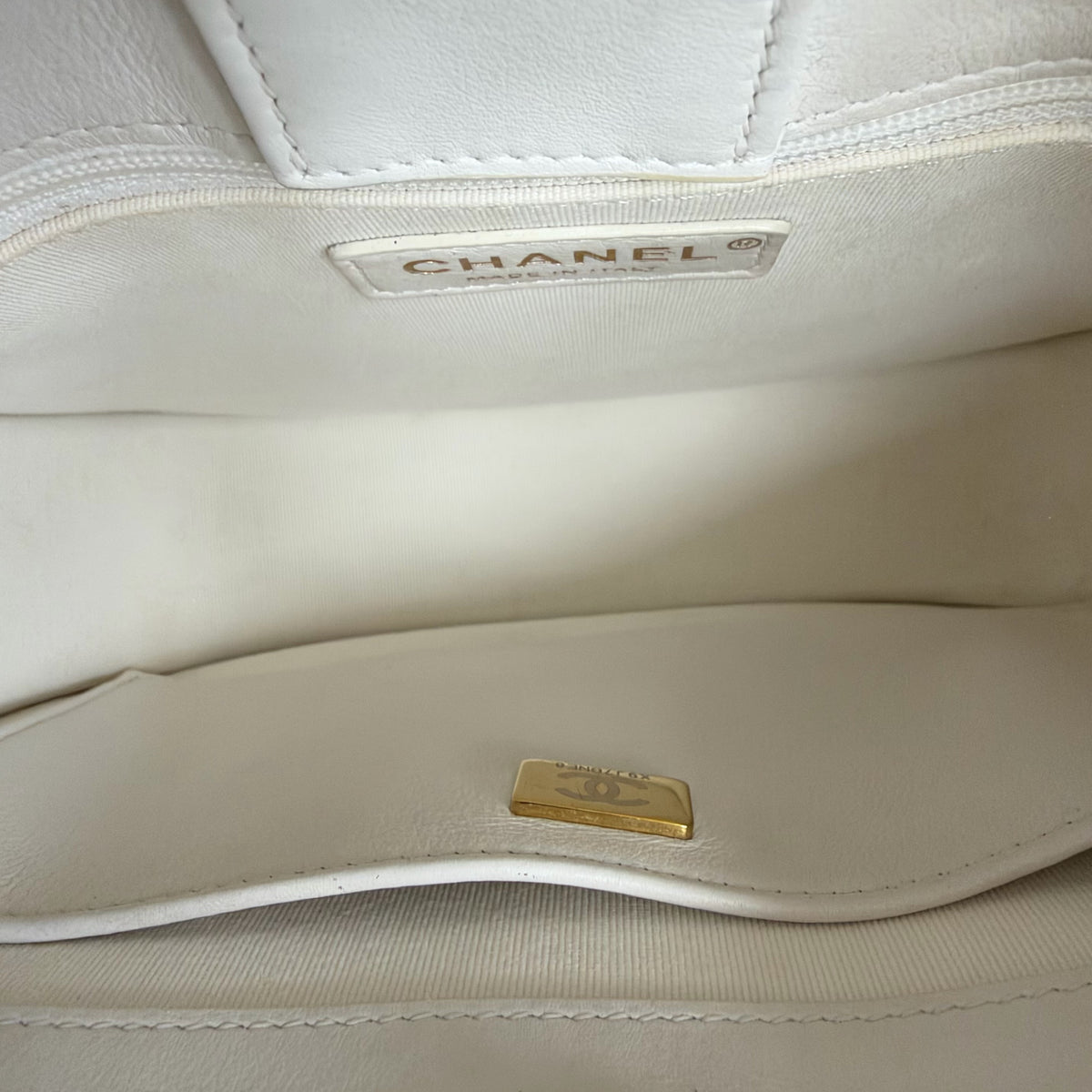 Chanel CC Quilted Hobo White Calfskin Microchip