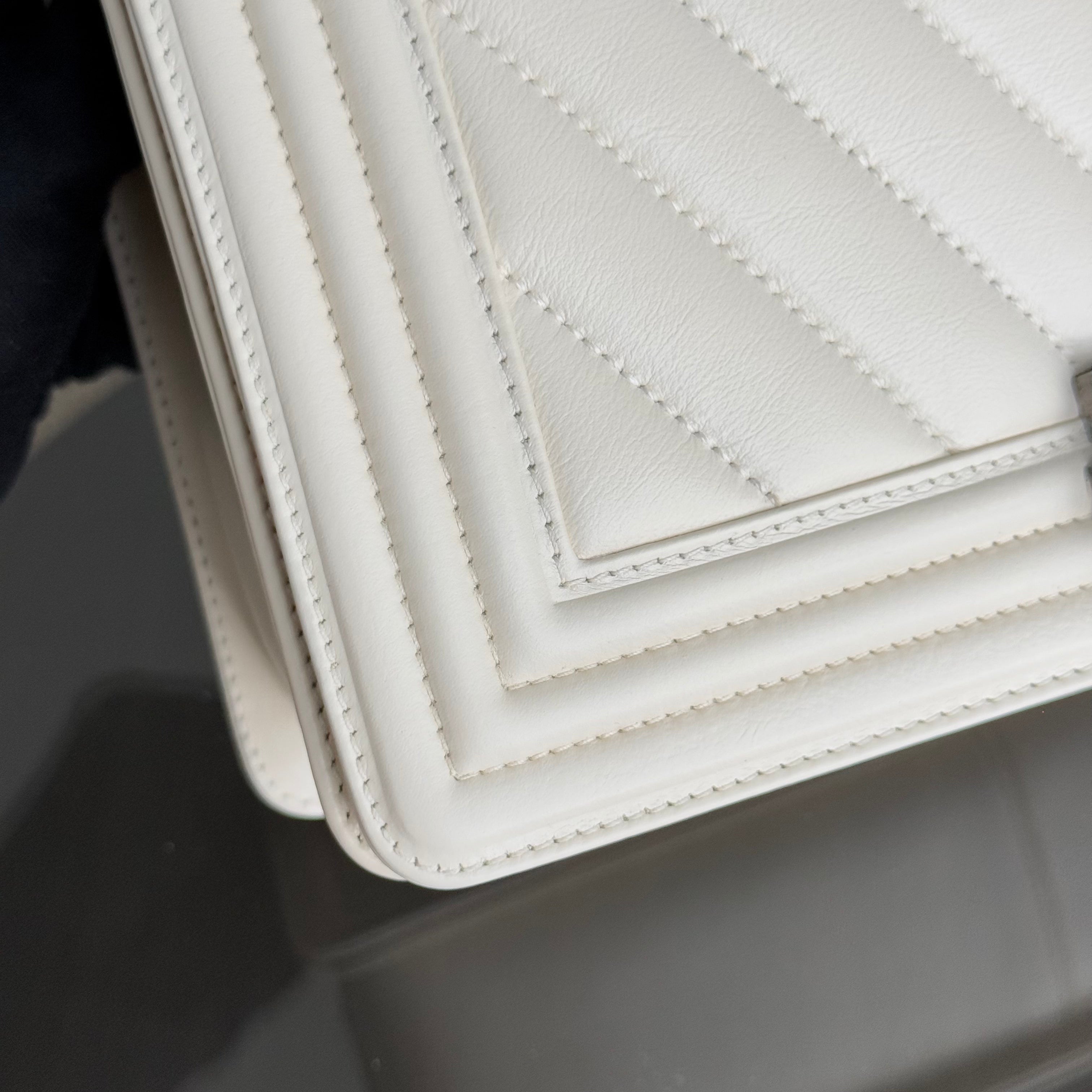 Chanel Boy Medium - 25CM Chevron Calfskin Cream White Ruthenium Silver Hardware Series 20