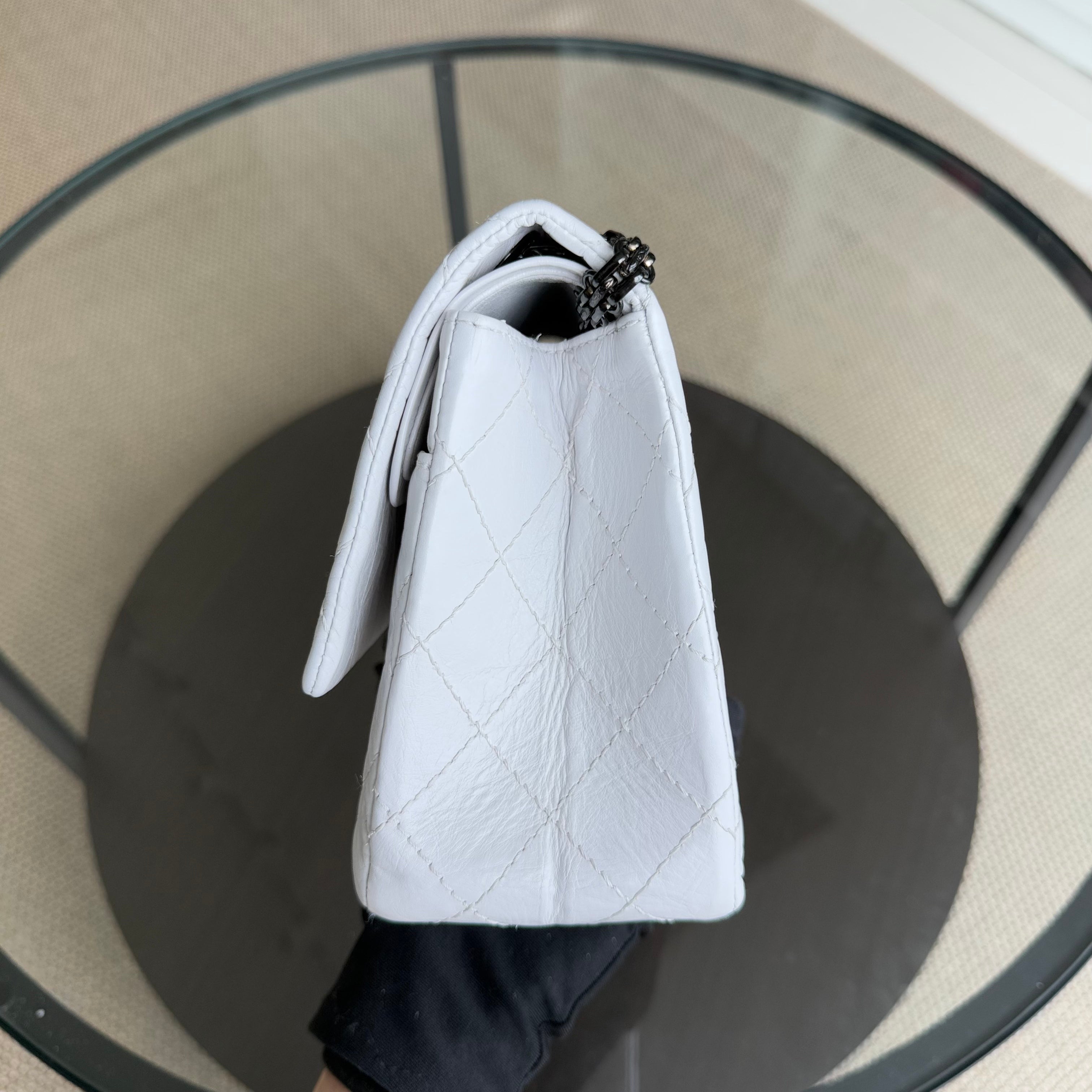 Chanel 2.55 Reissue 226 - 28CM Quilted Calfskin White Black Hardware Series 12