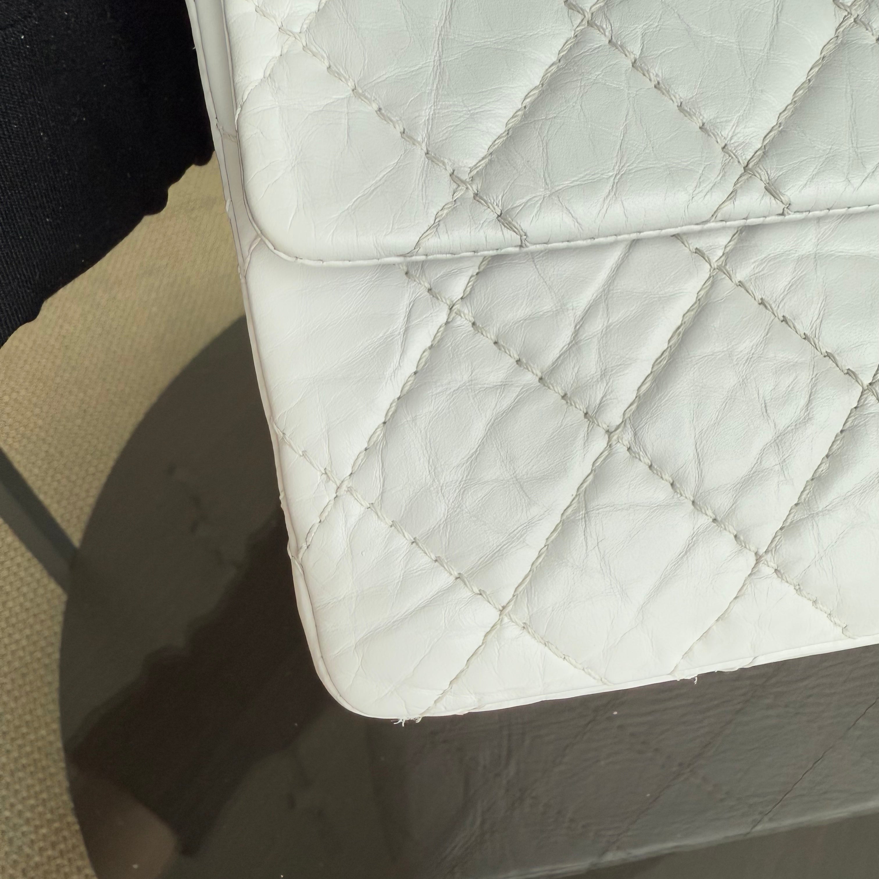 Chanel 2.55 Reissue 226 - 28CM Quilted Calfskin White Black Hardware Series 12