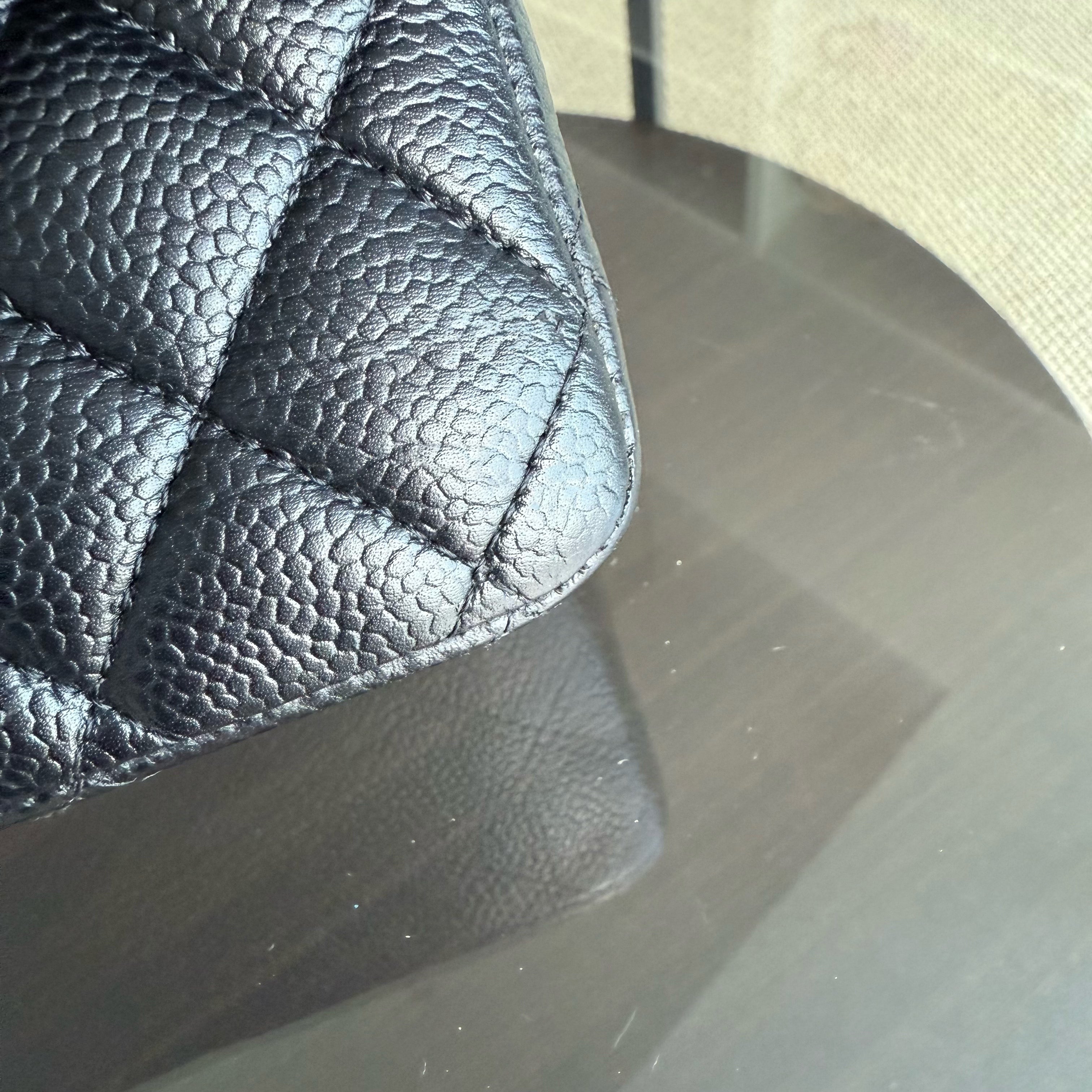 Chanel Classic Flap Medium - Caviar 25CM Quilted Black Silver Hardware Series 18