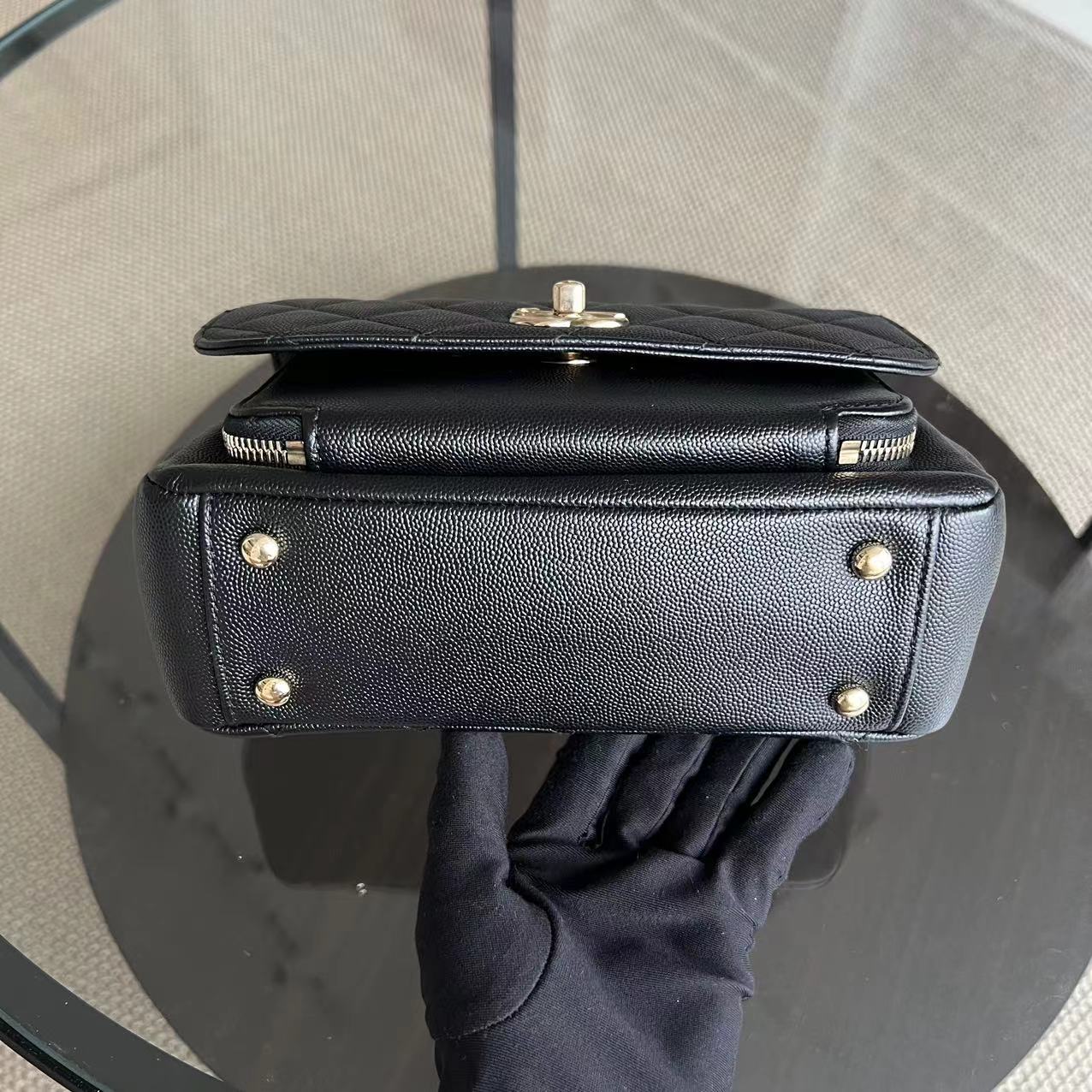 *Full Set with Receipt* Chanel Business Affinity - Medium Caviar Quilted Calfskin Black Gold Hardware Series 26