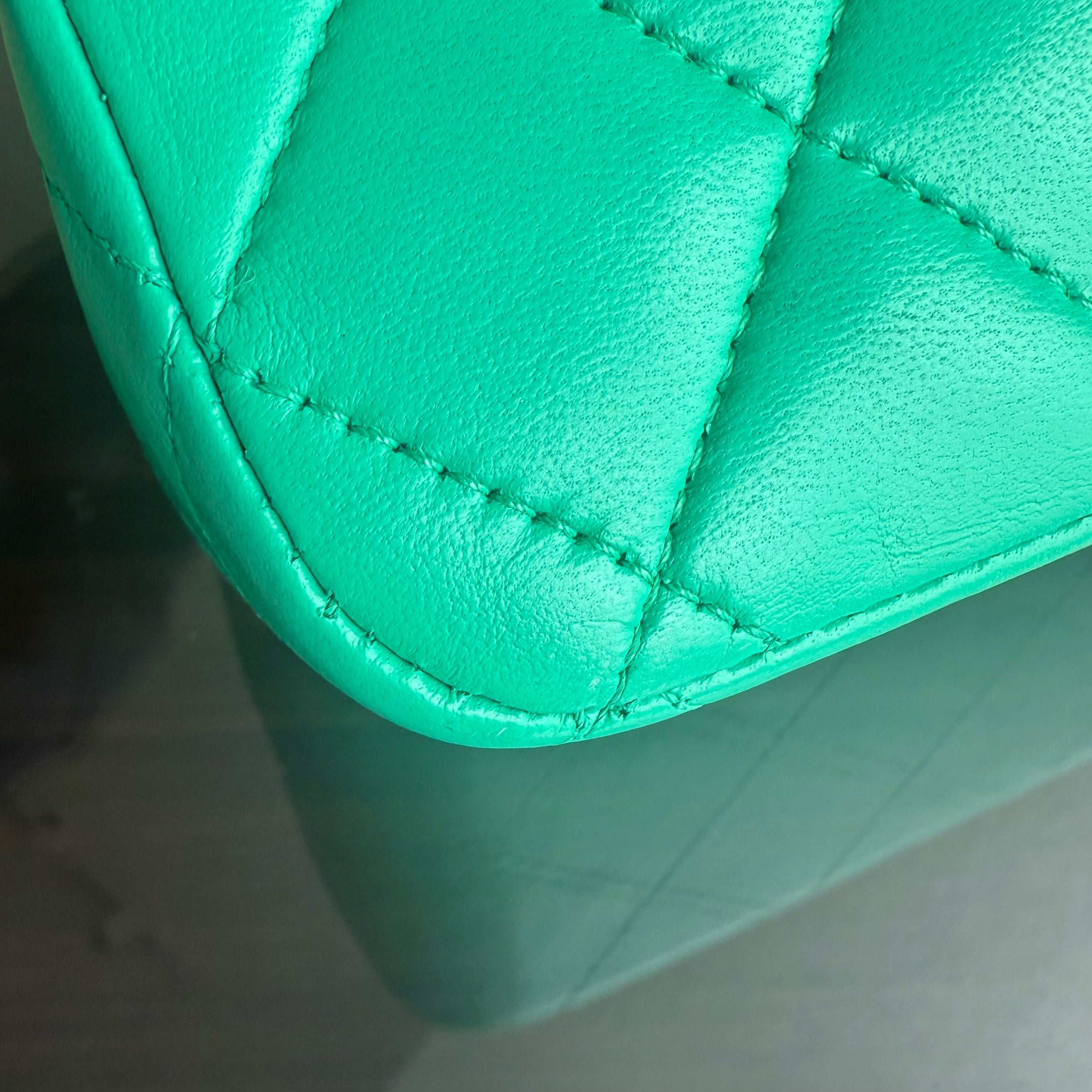 Chanel Classic Flap Medium - 25CM Quilted Lambskin Green Gold Hardware Series 18