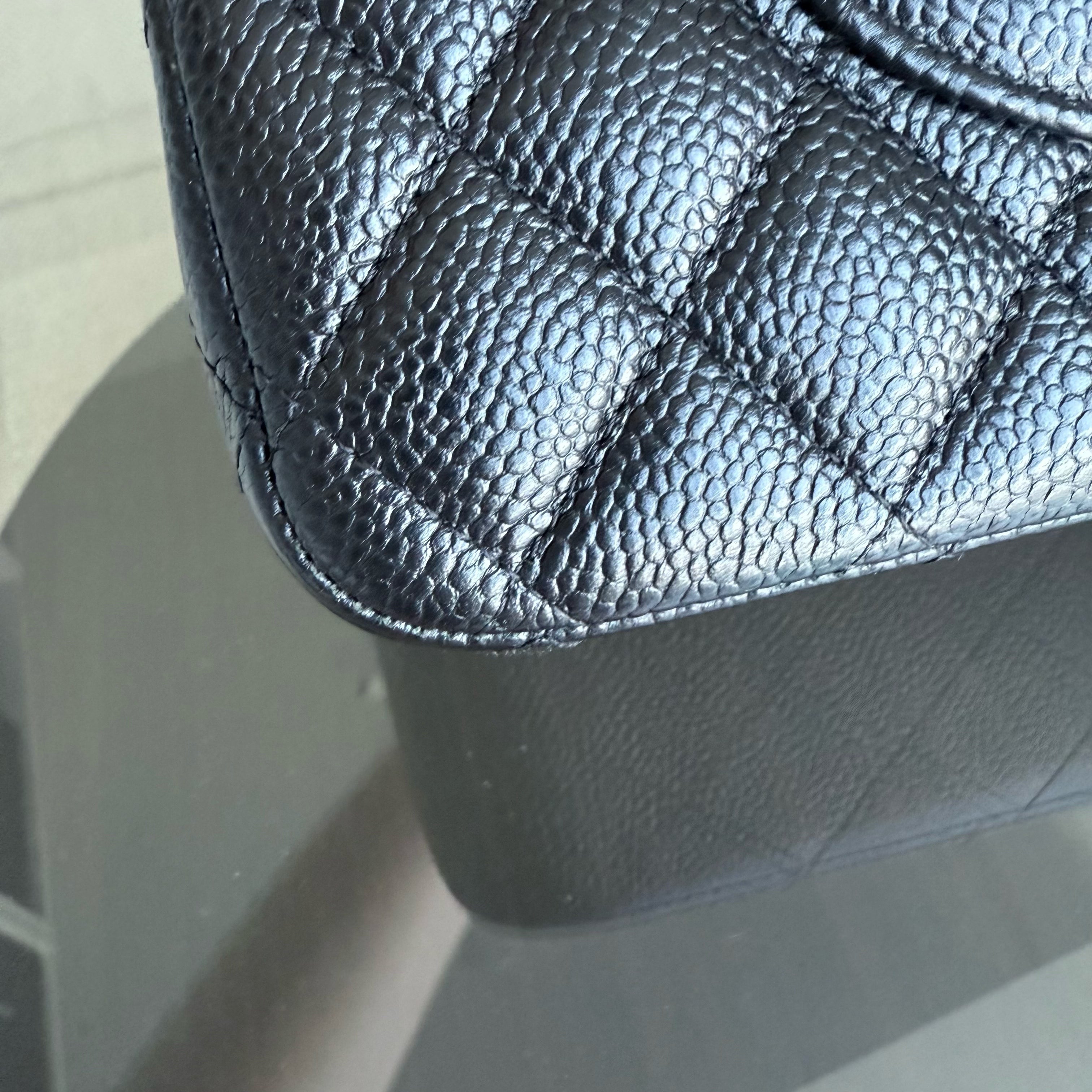 Chanel Classic Flap Medium - Caviar 25CM Quilted Black Gold Hardware Series 25
