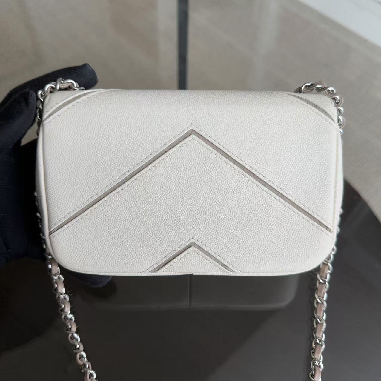 Chanel CC Flap Mini Bag - 17CM Caviar Chevron White Silver Hardware Series 23