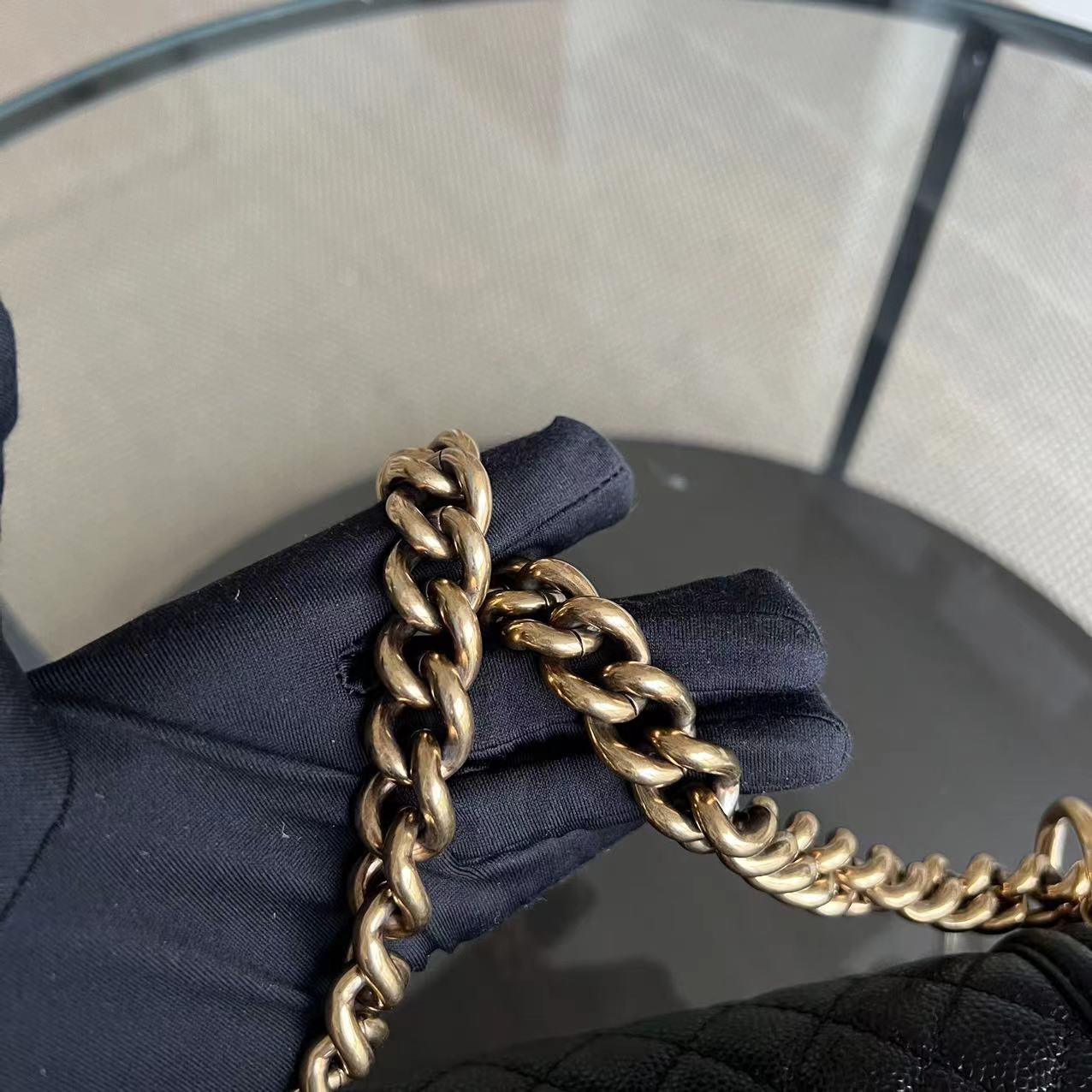 Caviar Boy New Medium 28CM Quilted Grained Calfskin Black Golden Hardware Series 20