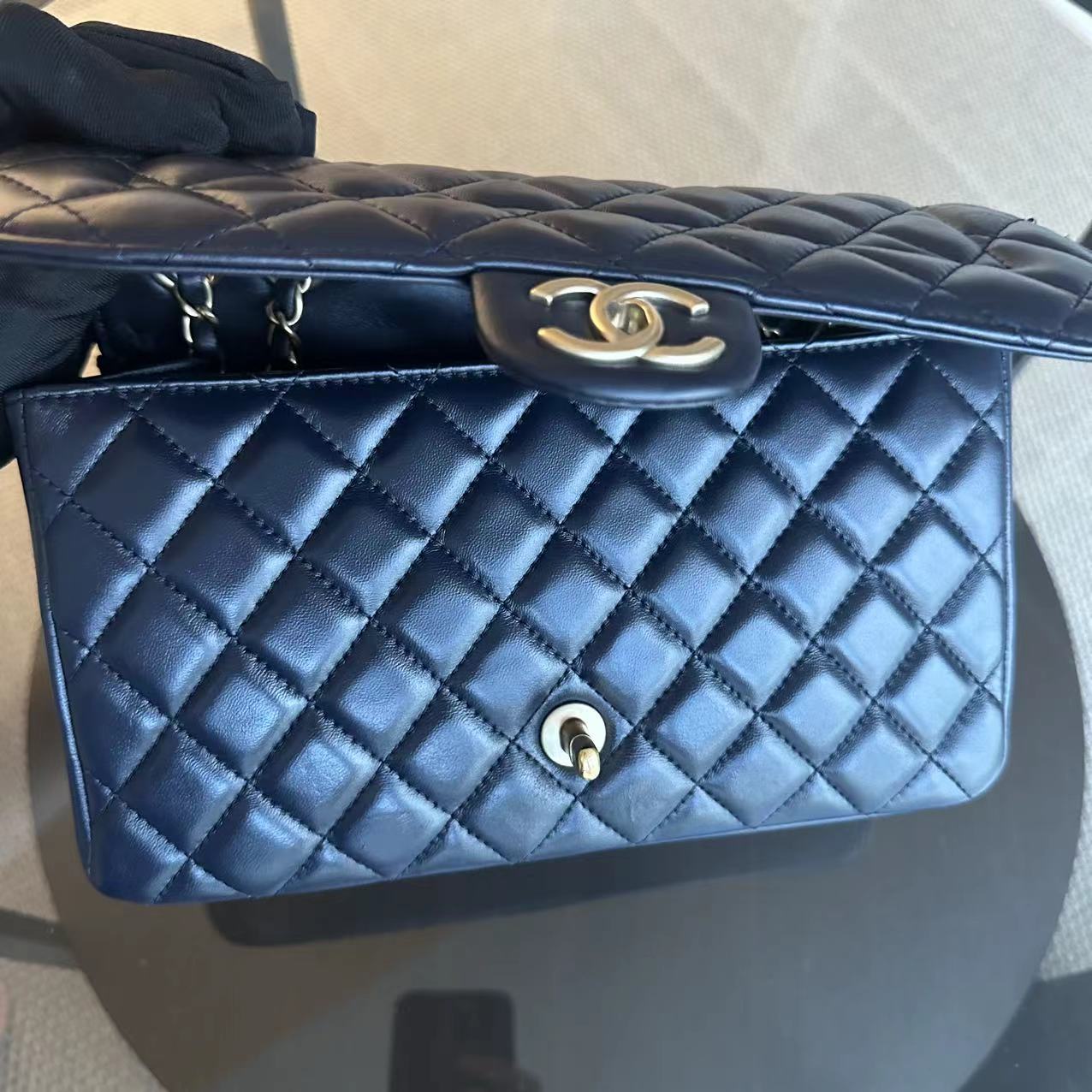 Chanel Chic Flap - Medium 25CM Quilted Lambskin Dark Blue Golden Hardware Series 21
