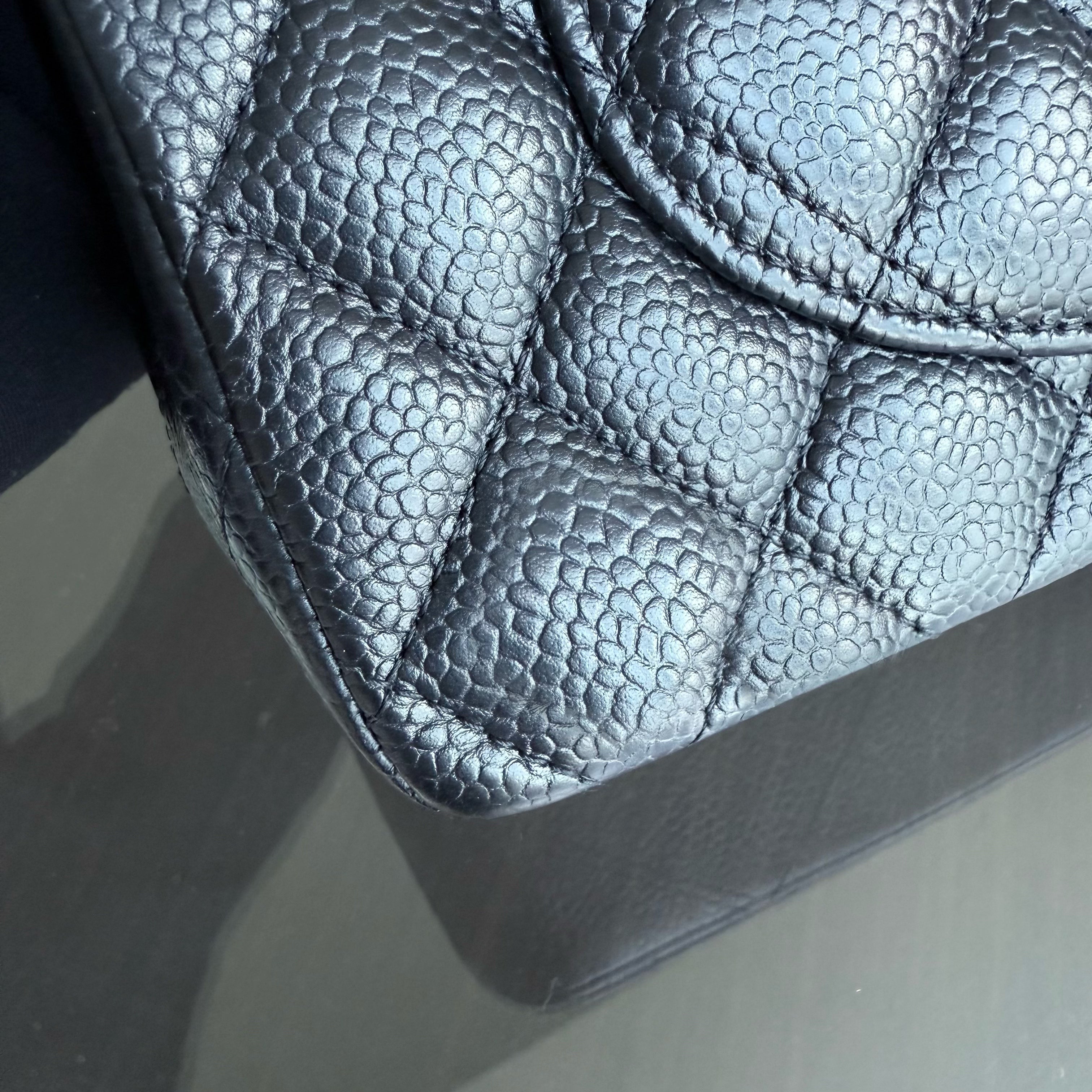 Chanel Classic Flap Small - Caviar 23CM Quilted Grained Calfskin Black Gold Hardware Series 27