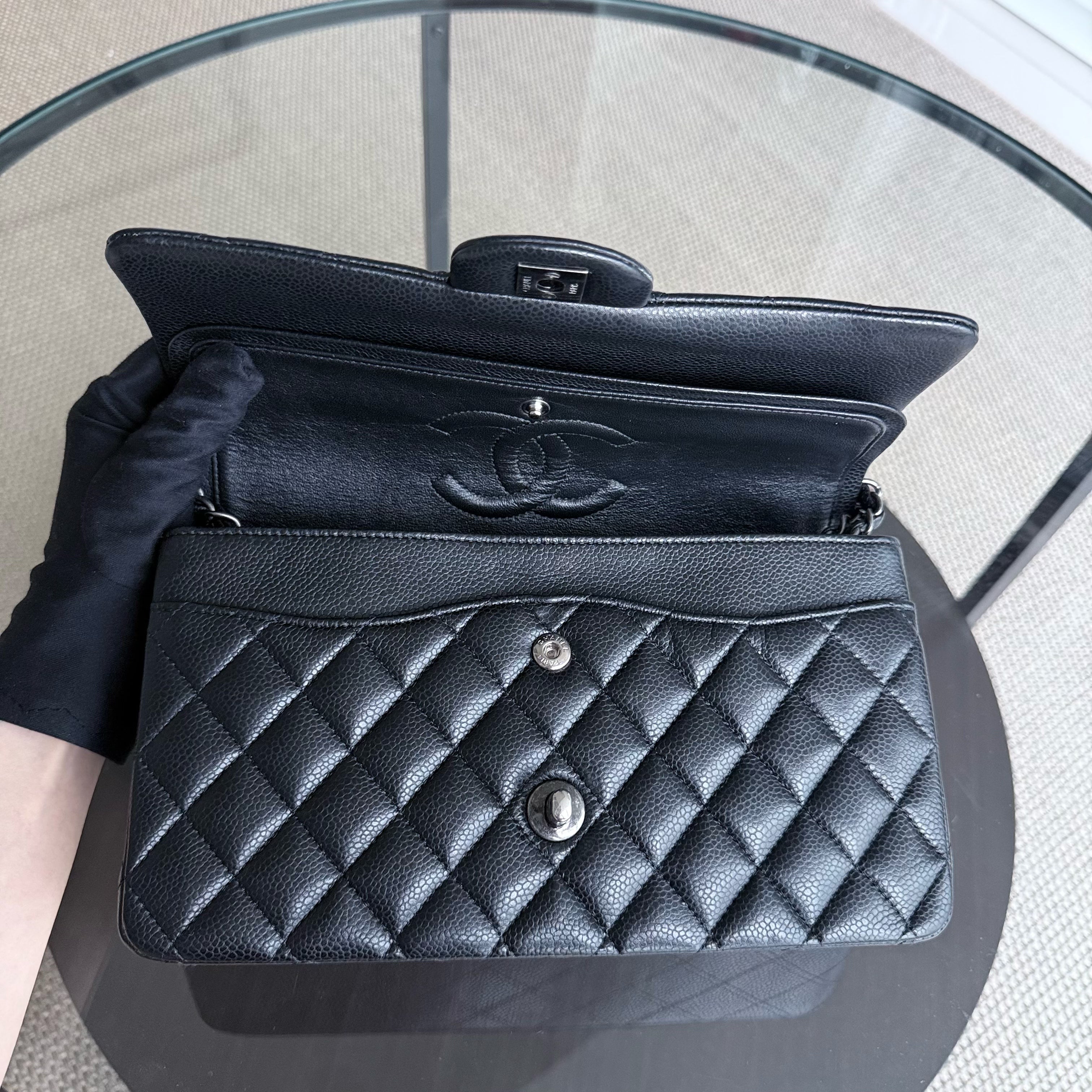 Chanel Classic Flap Medium - Caviar 25CM Quilted Black Ruthenium Silver Hardware Series 21