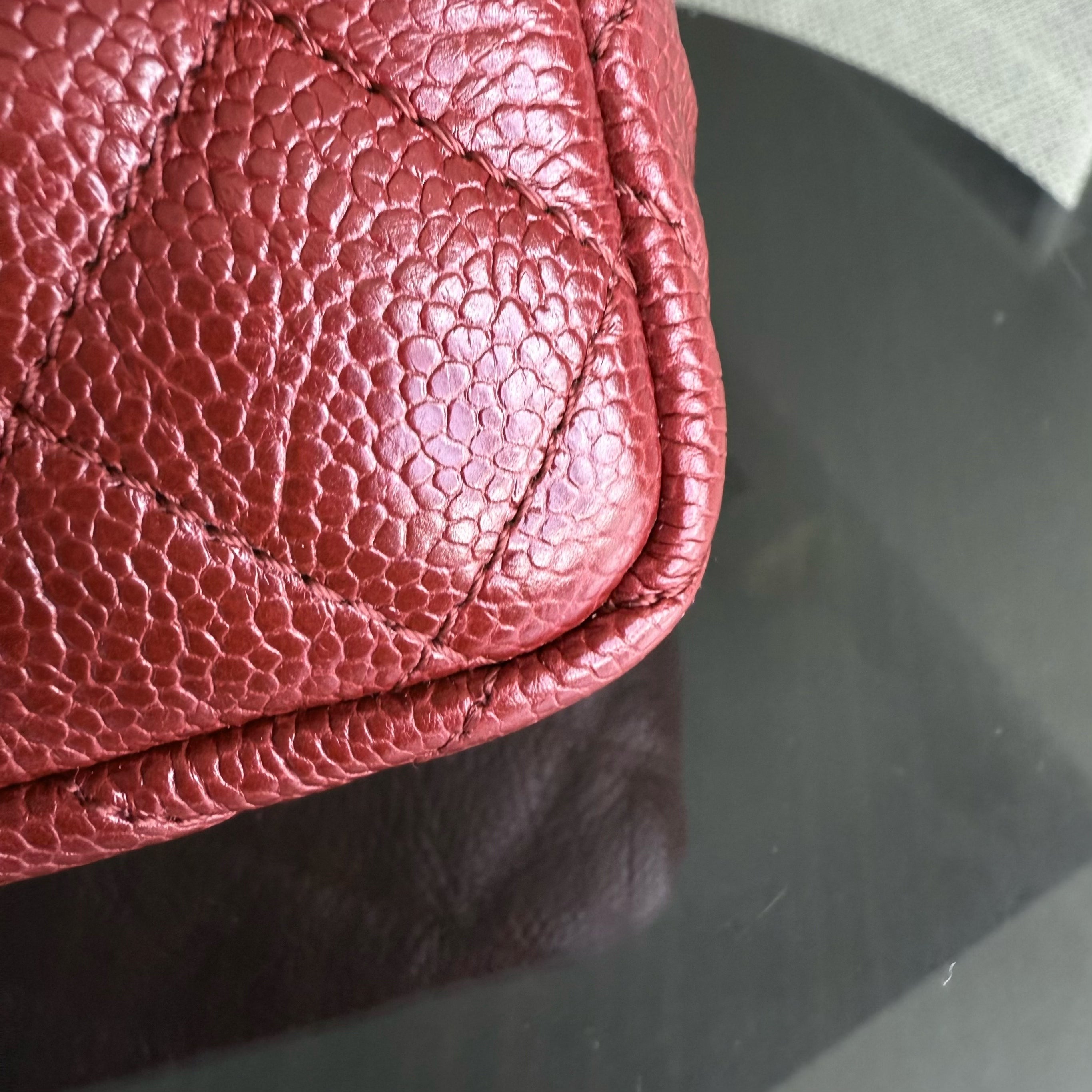 Chanel Two-tone Seasonal Flap - 23CM Caviar Red Gold Hardware Series 21