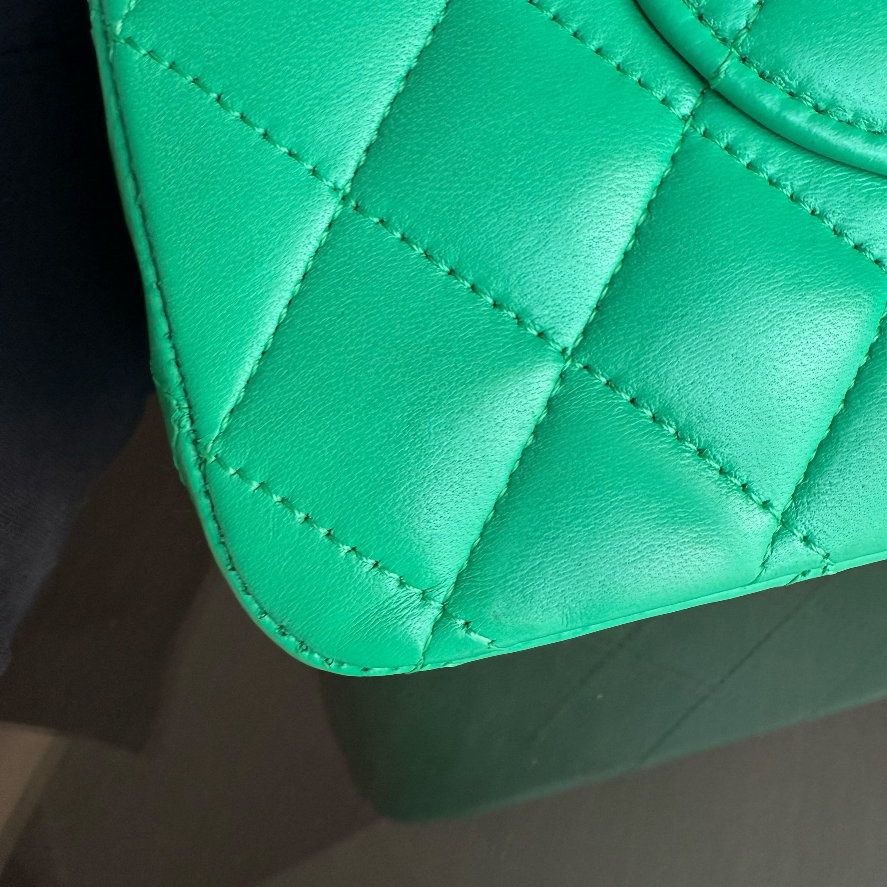 Chanel Classic Flap Medium - 25CM Quilted Lambskin Green Gold Hardware Series 18