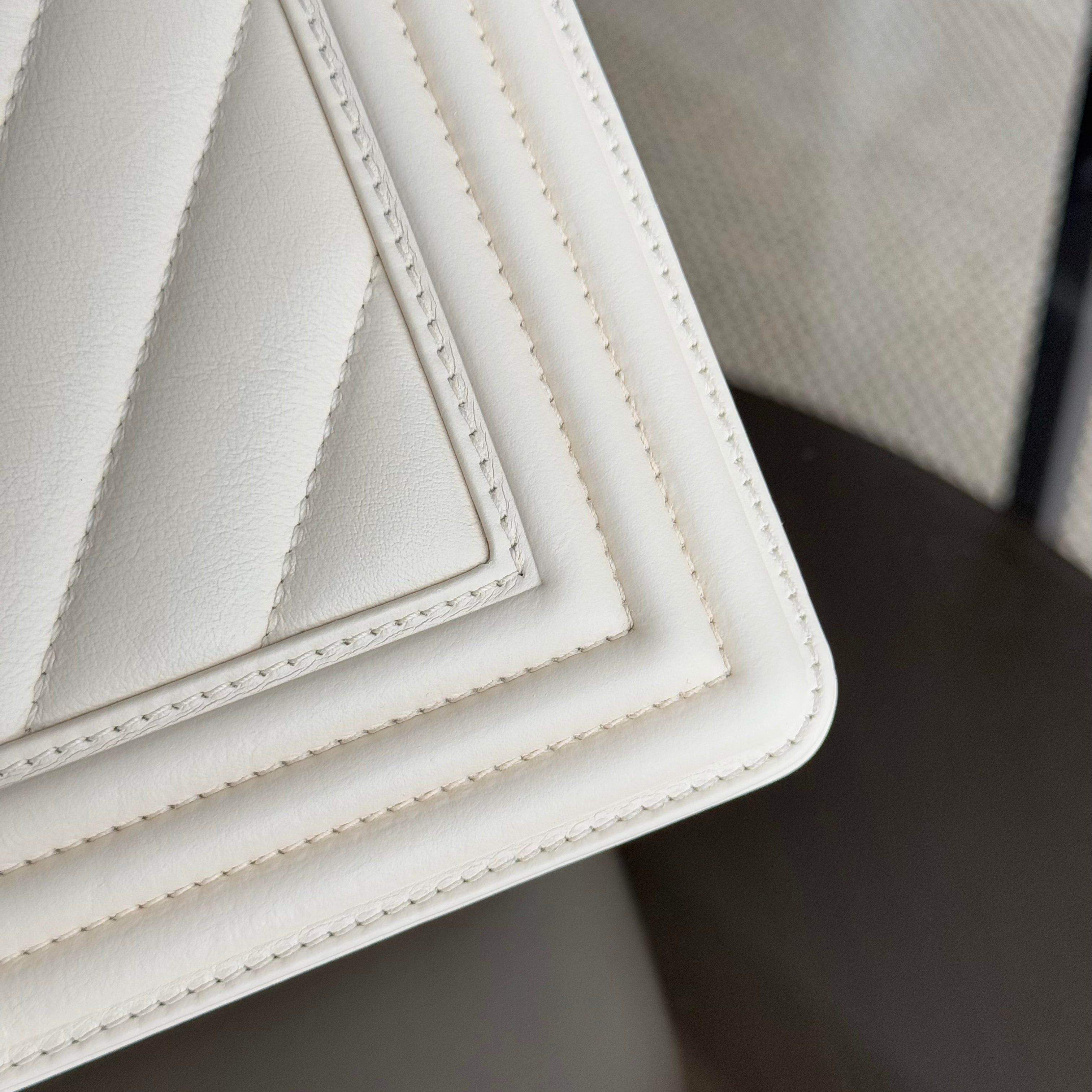 Chanel Boy Medium - 25CM Chevron Calfskin Cream White Ruthenium Silver Hardware Series 20