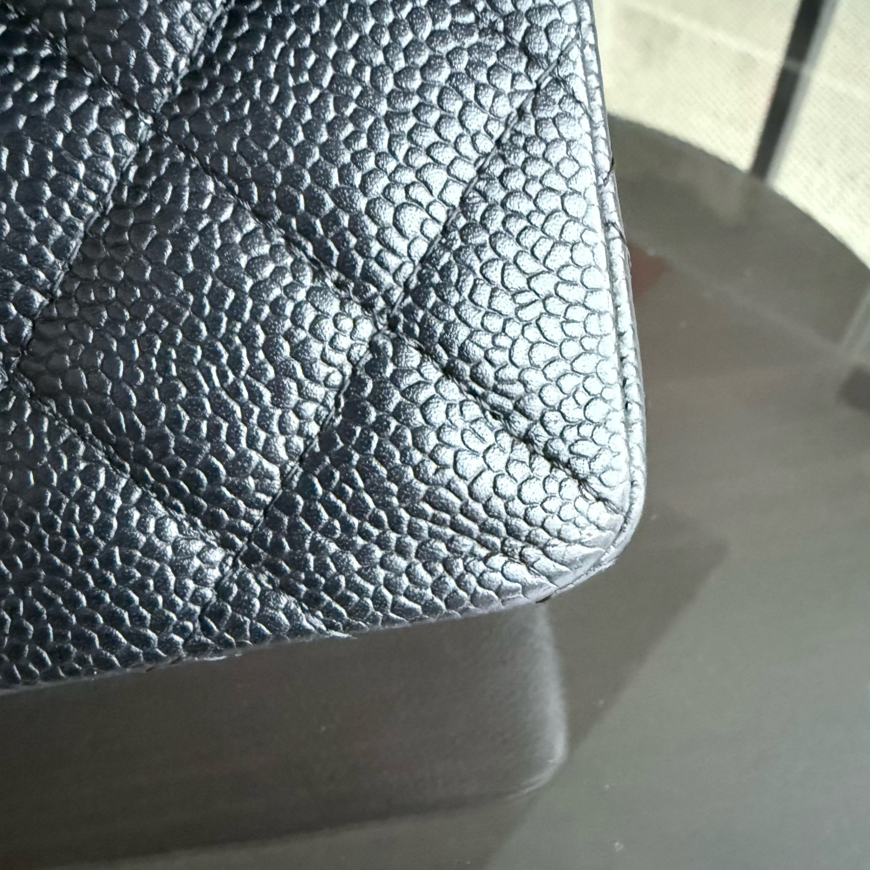 Chanel Classic Flap Small - Caviar 23CM Quilted Grained Calfskin Black Silver Hardware Series 13