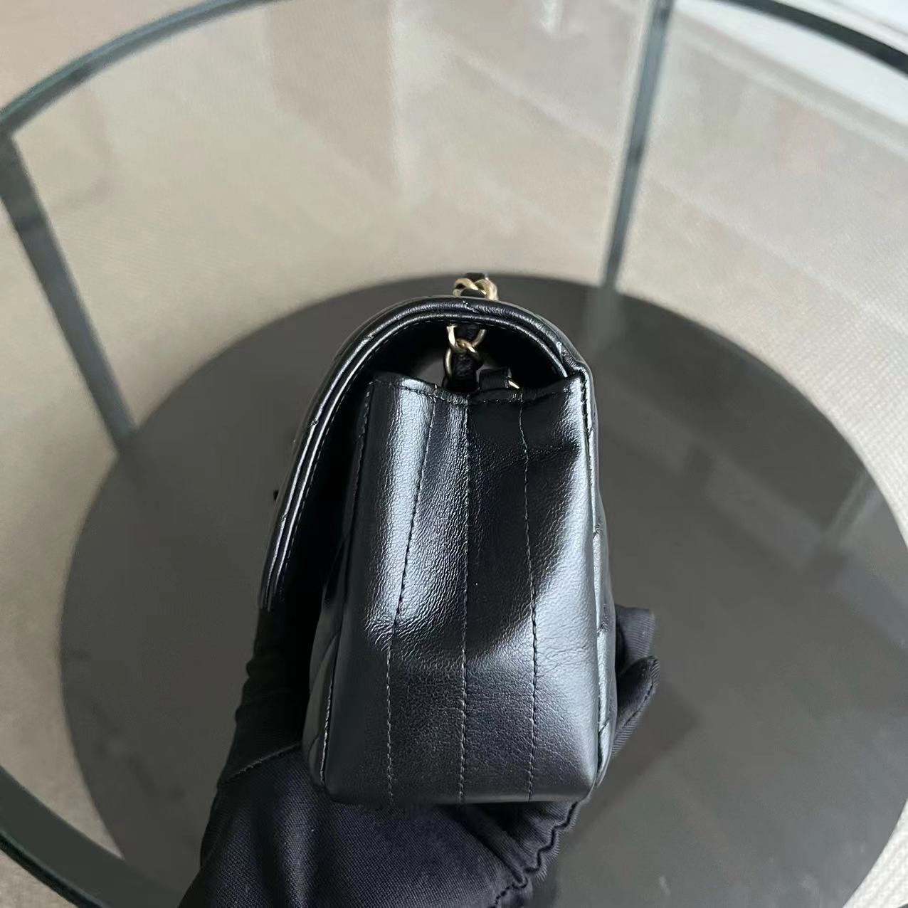 Mini Classic Flap 20CM Chevron Lambskin Black Golden Hardware Series 27