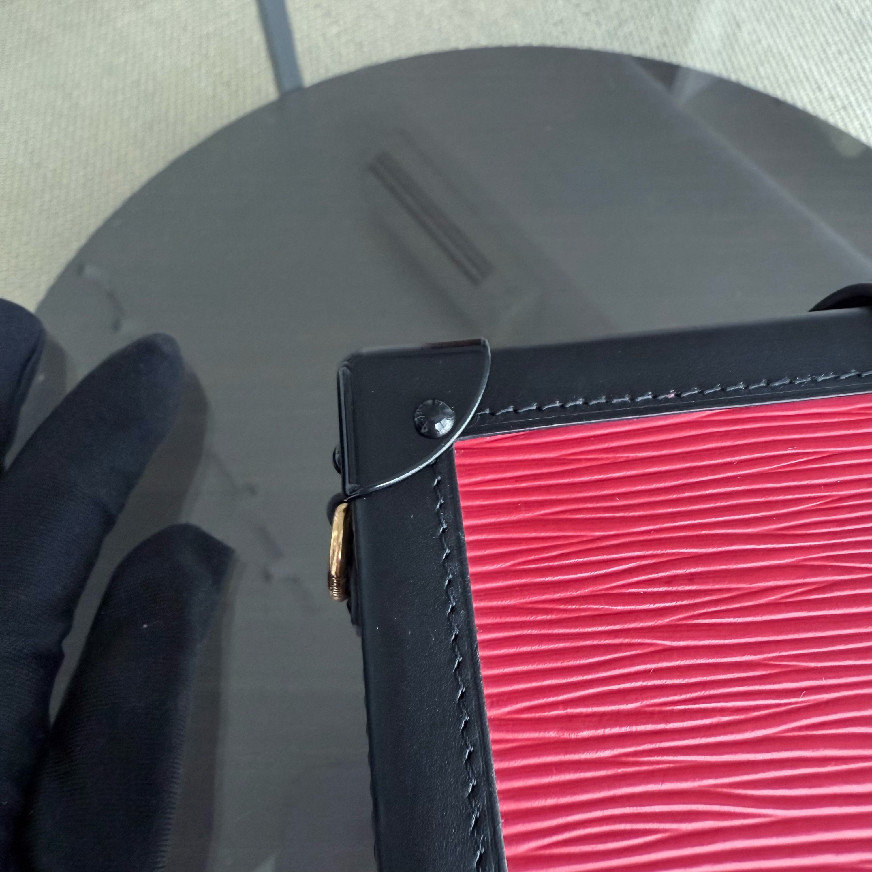 Louis Vuitton Petite Malle - New Edition EPI Leather Red Box Shoulder Bag Gold Hardware Microchip