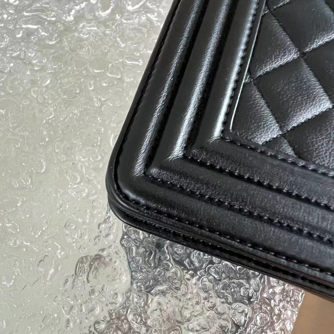 *Calfskin* Chanel Boy Old Medium 25CM Quilted Calfskin Black Leboy Golden Hardware Series 20 - Luxury Evermore