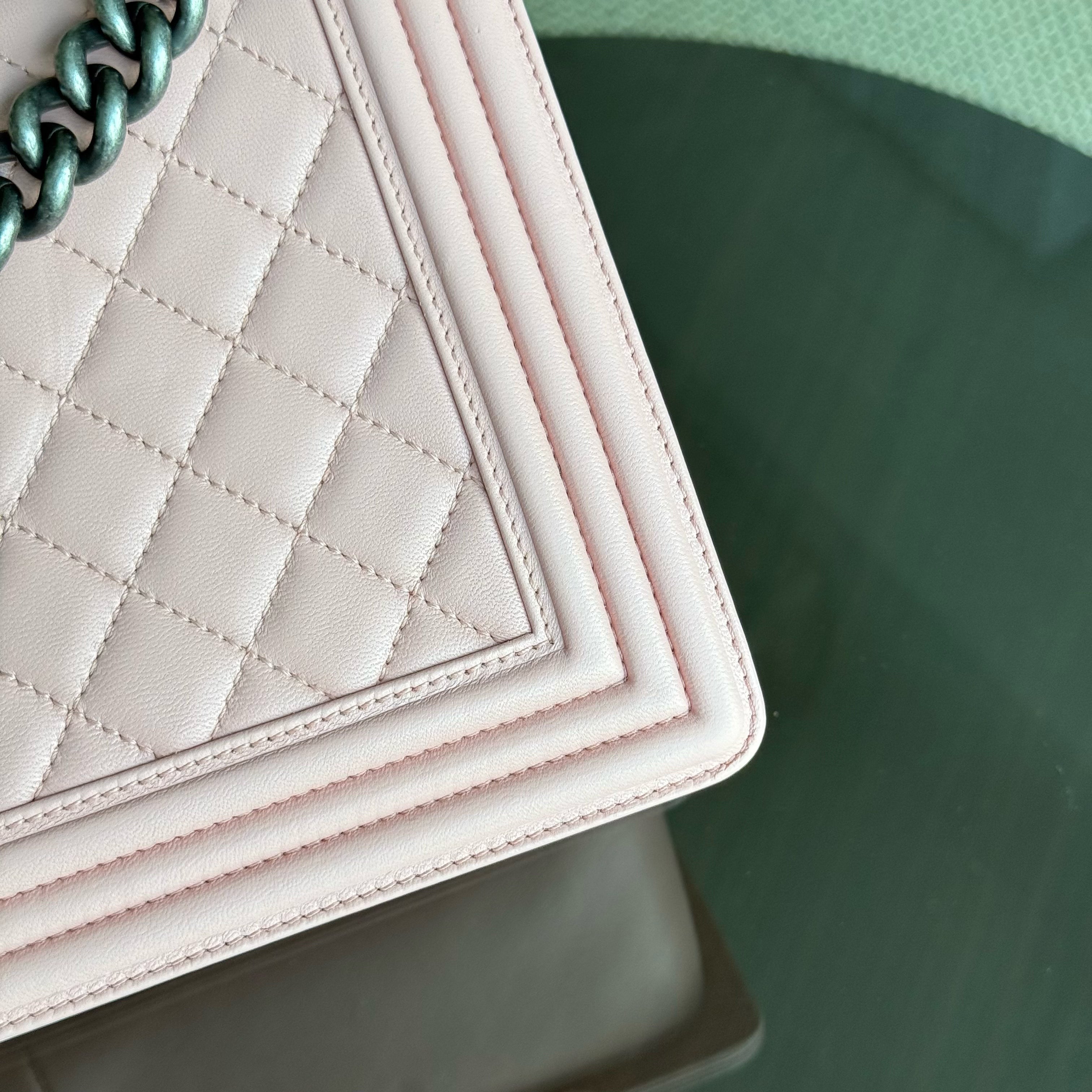Chanel Boy Medium - 28CM Quilted Lambskin Pink Ruthenium Silver Hardware Series 20