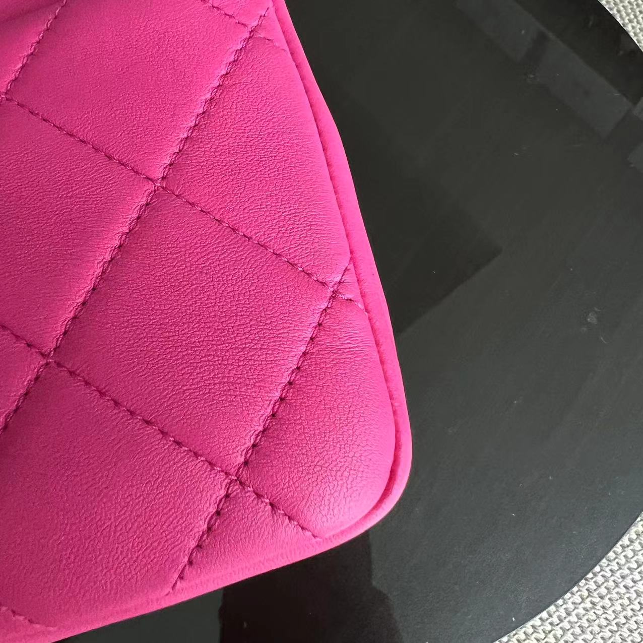 Chanel 2020 Elegant Resin Chain Classic Flap Quilted Lambskin Hot Pink Two-Tone Golden Hardware No 29 - Luxury Evermore