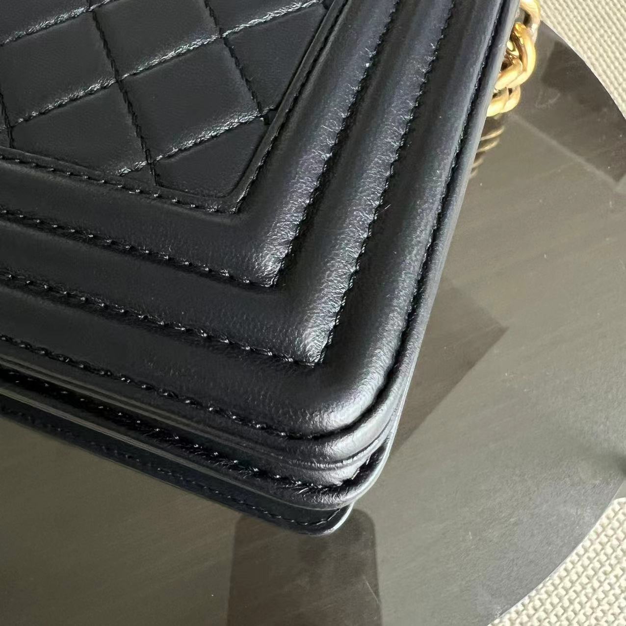 Chanel Black Boy Old Medium 25CM Quilted Lambskin Iridescent Leboy Black GHW No 20 - Luxury Evermore