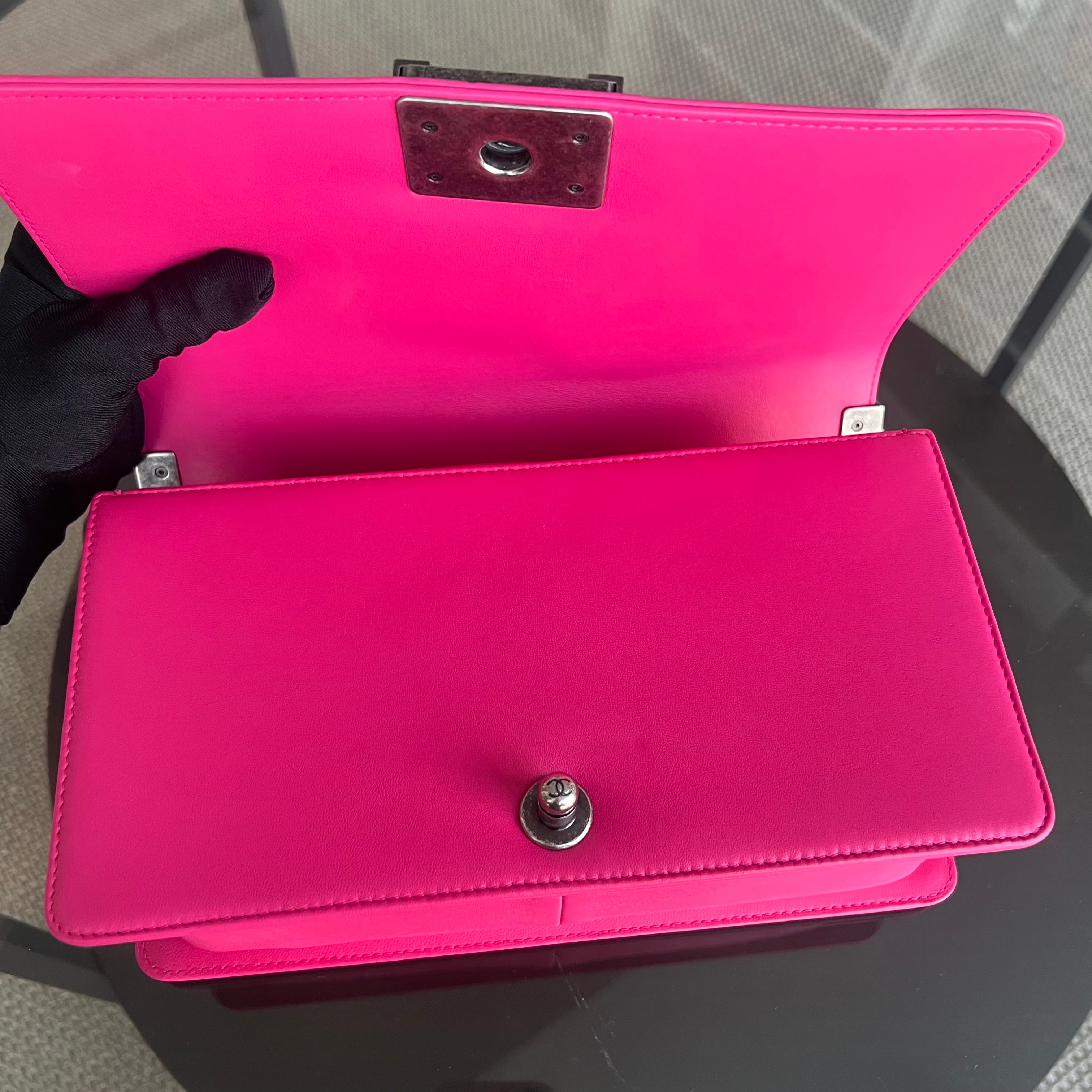 Chanel Boy Old
Medium 25CM Quilted
Lambskin Hot Pink Leboy Silver Hardware Series 19 - Luxury Evermore