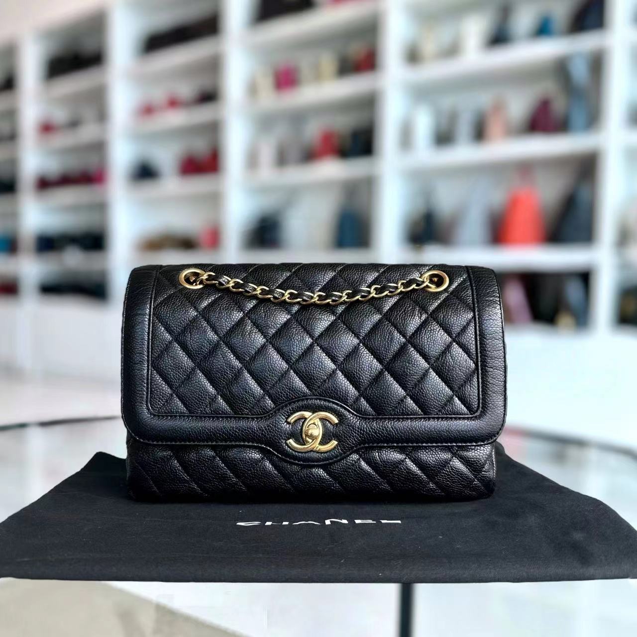 Chanel Caviar Seasonal Flap Two Tone Quilted Grained Calfskin Golden Hardware Series 21 - Luxury Evermore