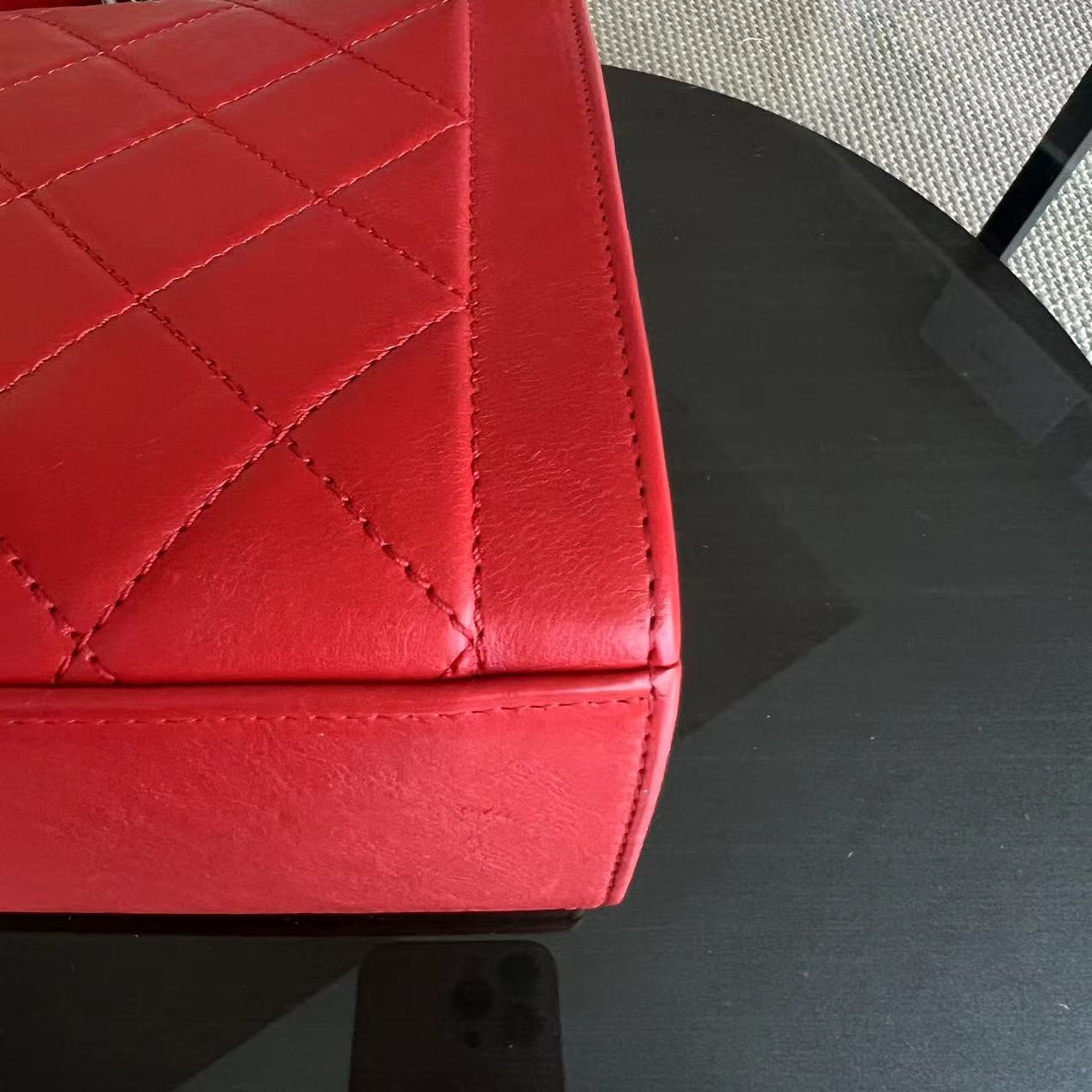 Chanel Medium Label Click Flap Quilted Grained Calfskin Red Golden Hardware Series 24 - Luxury Evermore