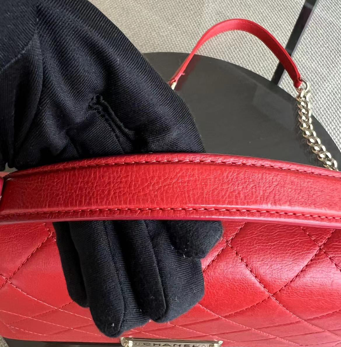 Chanel Medium Label Click Flap Quilted Grained Calfskin Red Golden Hardware Series 24 - Luxury Evermore