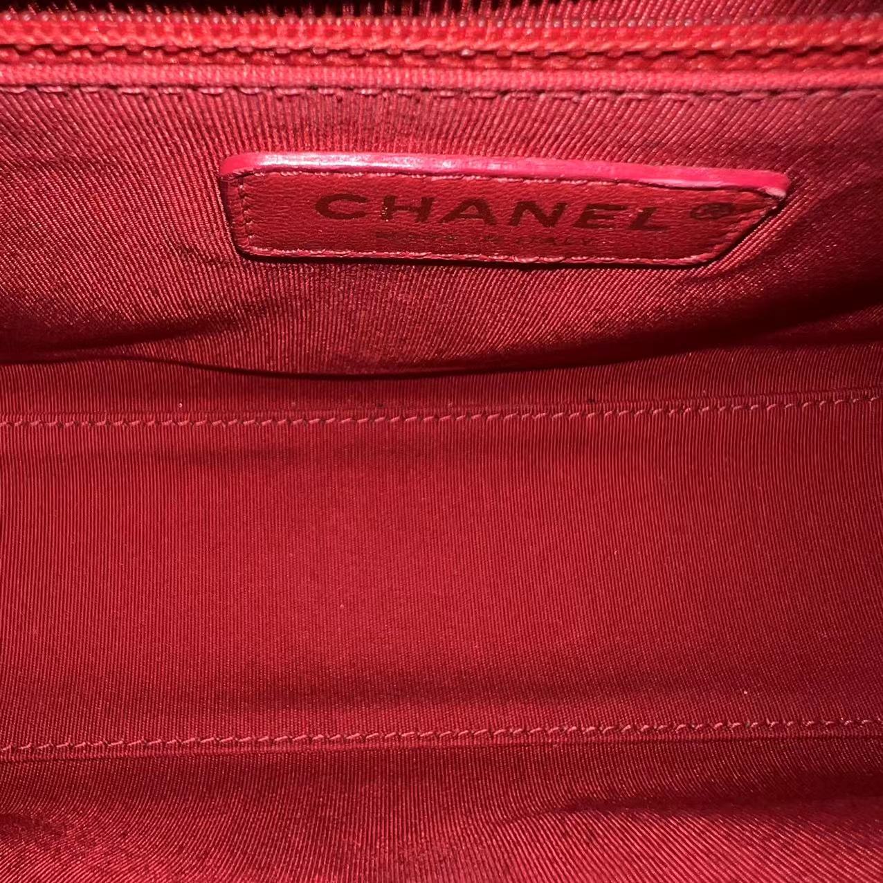 Chanel Medium Label Click Flap Quilted Grained Calfskin Red Golden Hardware Series 24 - Luxury Evermore