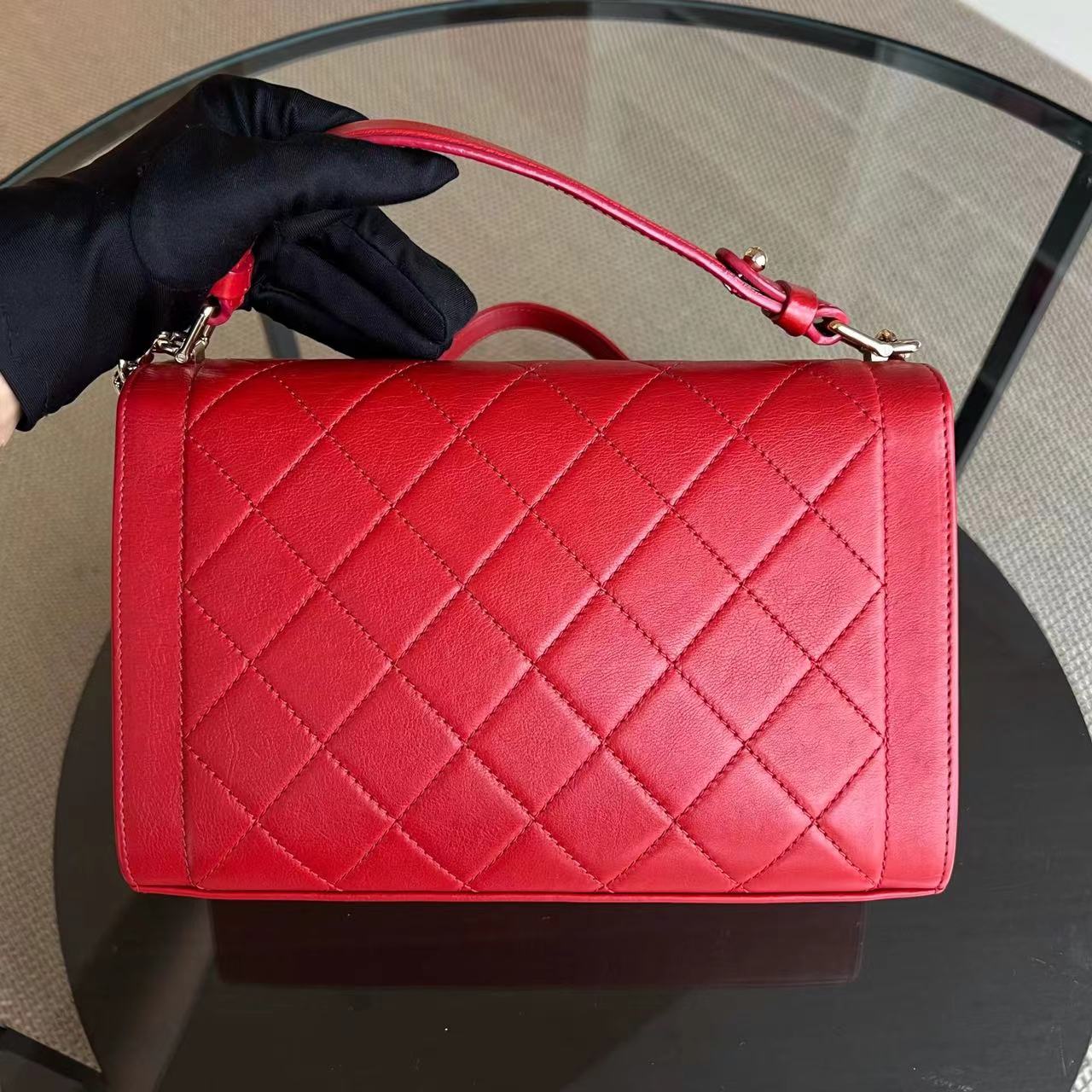 Chanel Medium Label Click Flap Quilted Grained Calfskin Red Golden Hardware Series 24 - Luxury Evermore