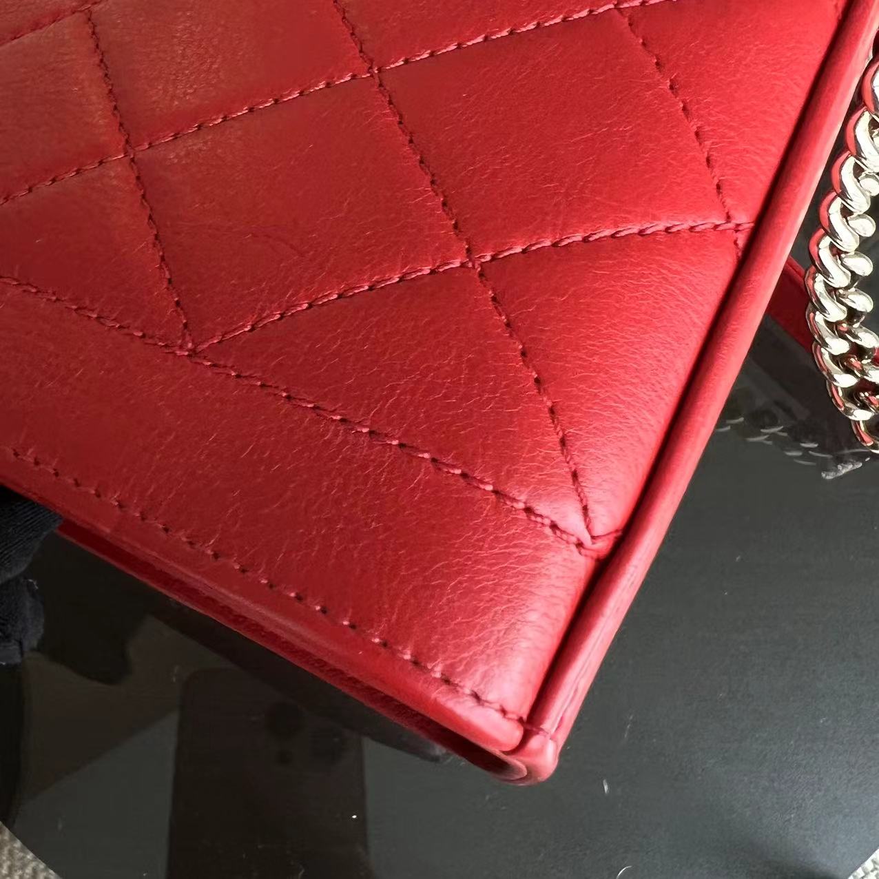 Chanel Medium Label Click Flap Quilted Grained Calfskin Red Golden Hardware Series 24 - Luxury Evermore