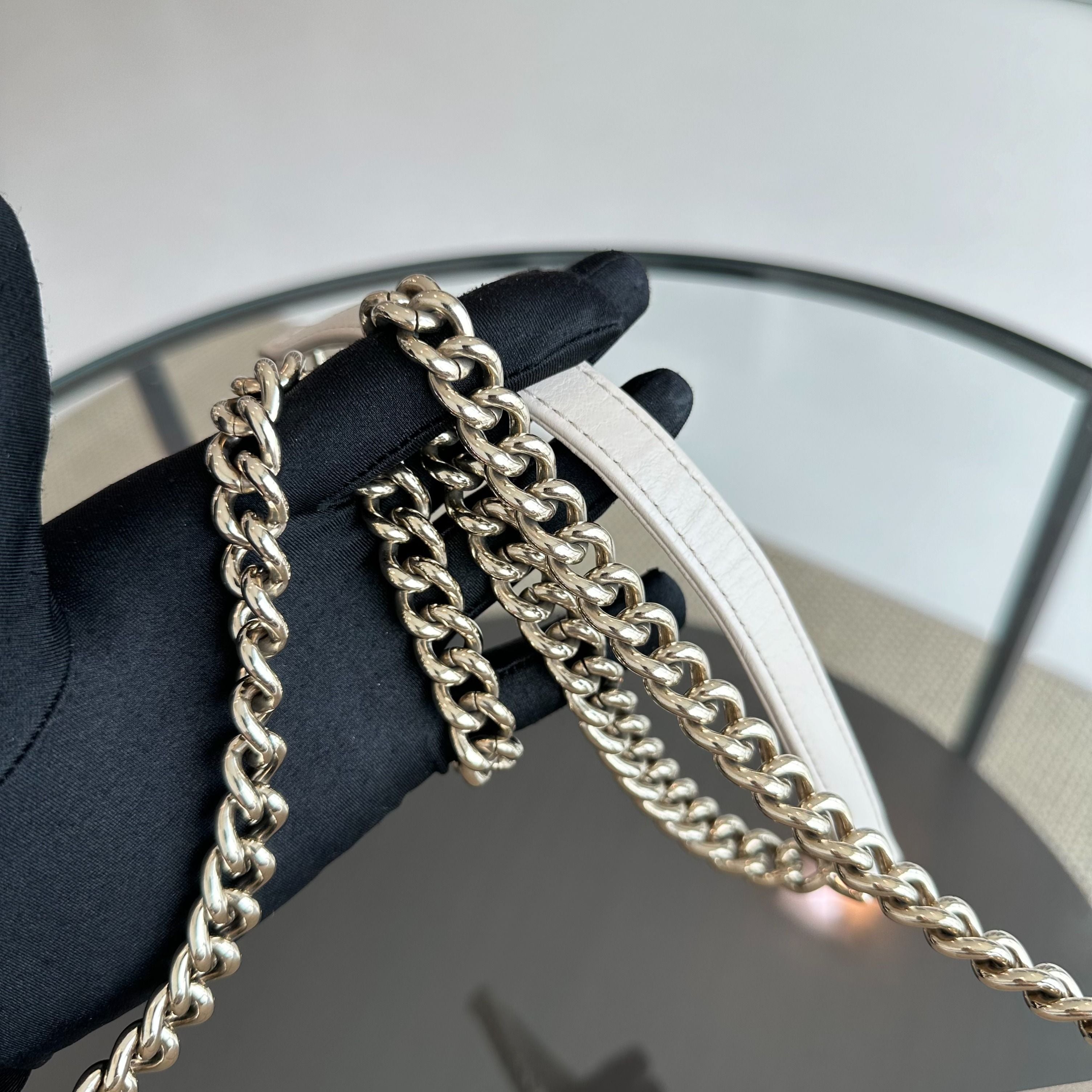 Chanel Medium Label Click Flap Quilted Grained Calfskin White Beige GHW No 24 - Luxury Evermore