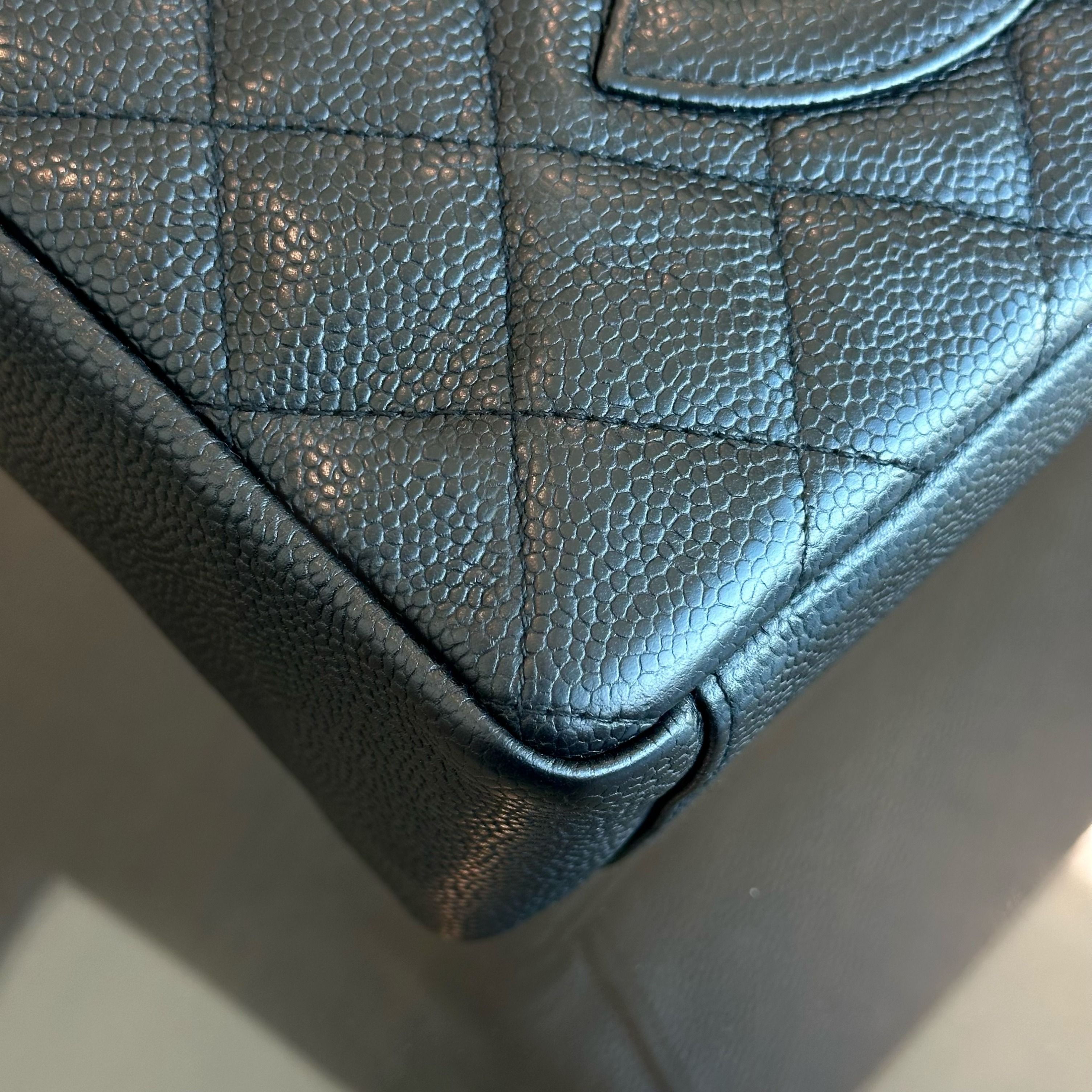 Caviar PST Petite Shopping Tote Black GHW No 11