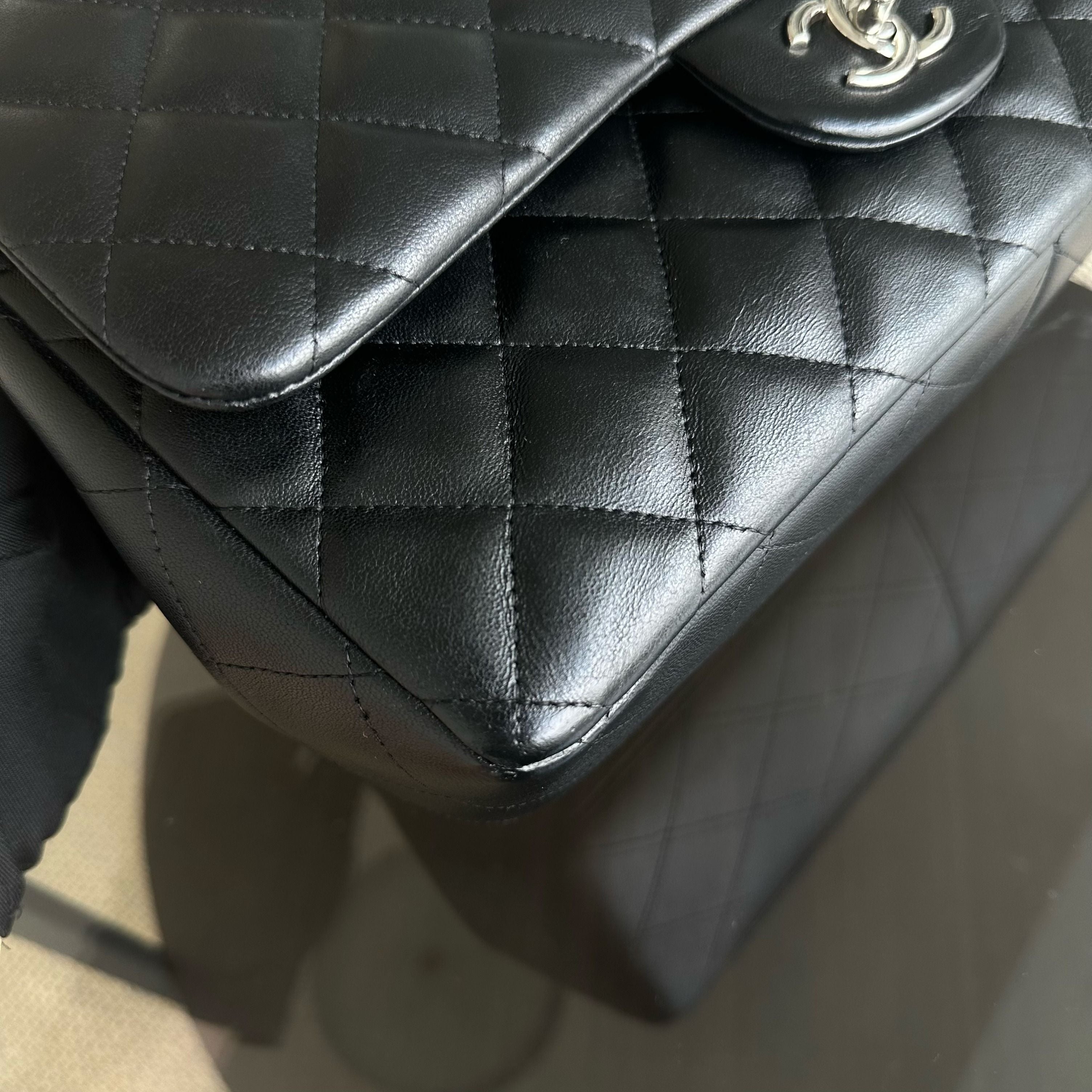 Jumbo Classic Flap Double Flap Quilted Lambskin Black SHW No 18