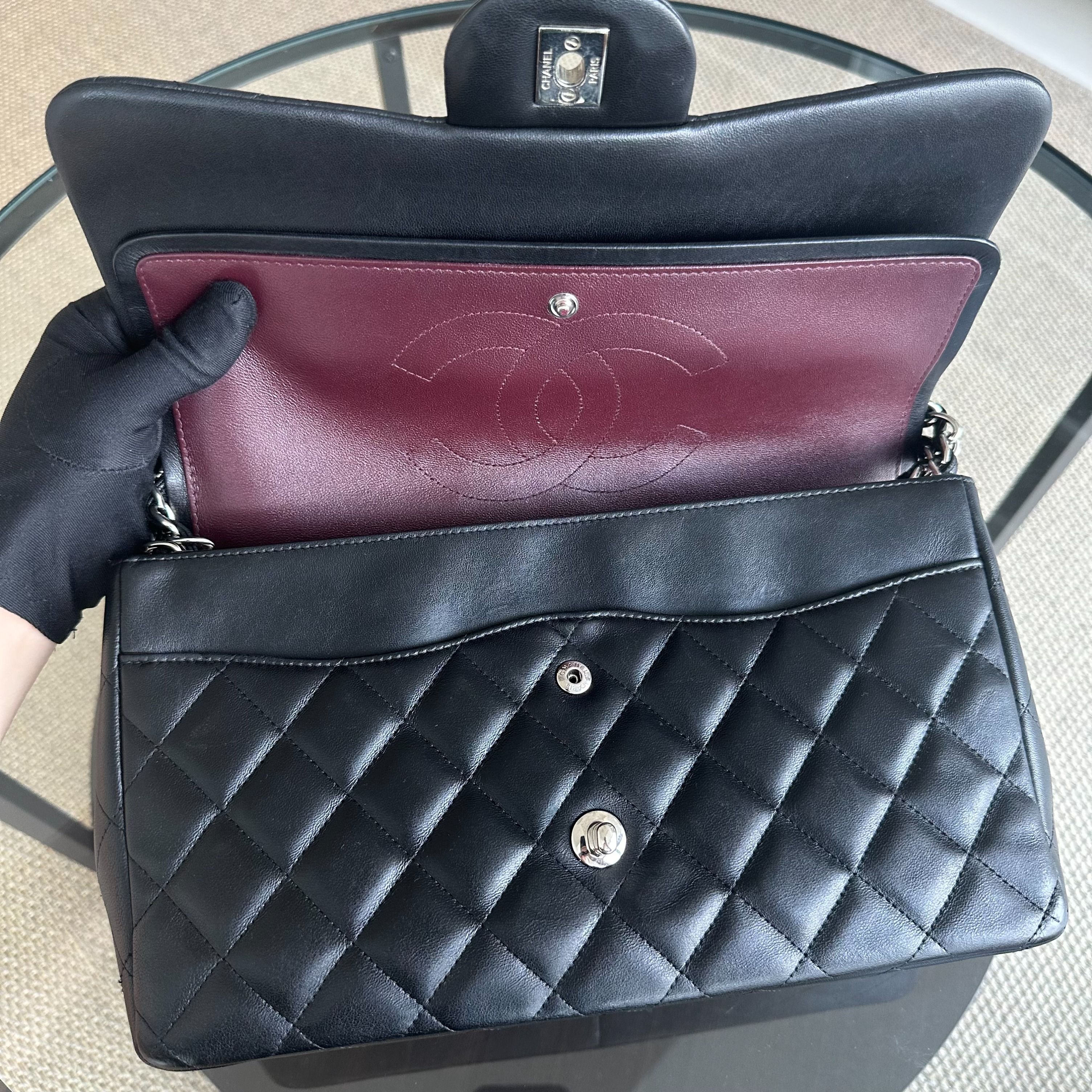 Jumbo Classic Flap Double Flap Quilted Lambskin Black SHW No 18