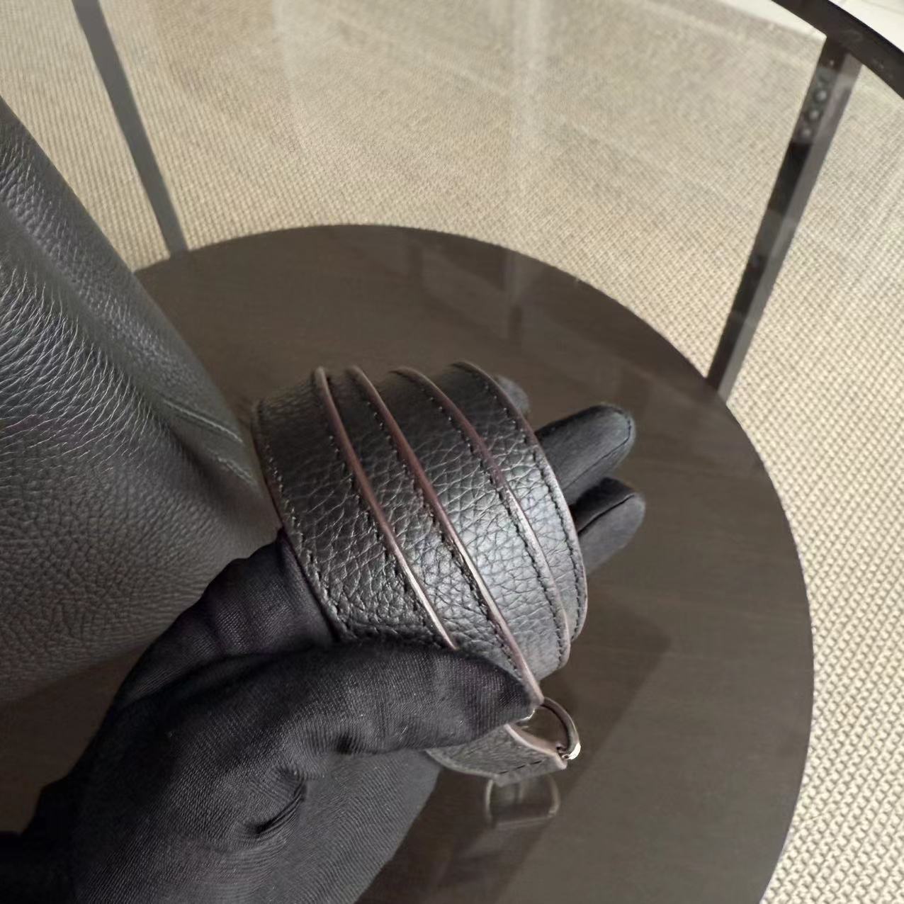 Louis Vuitton Capucines BB - Grained Calfskin Noir Black Silver Hardware
