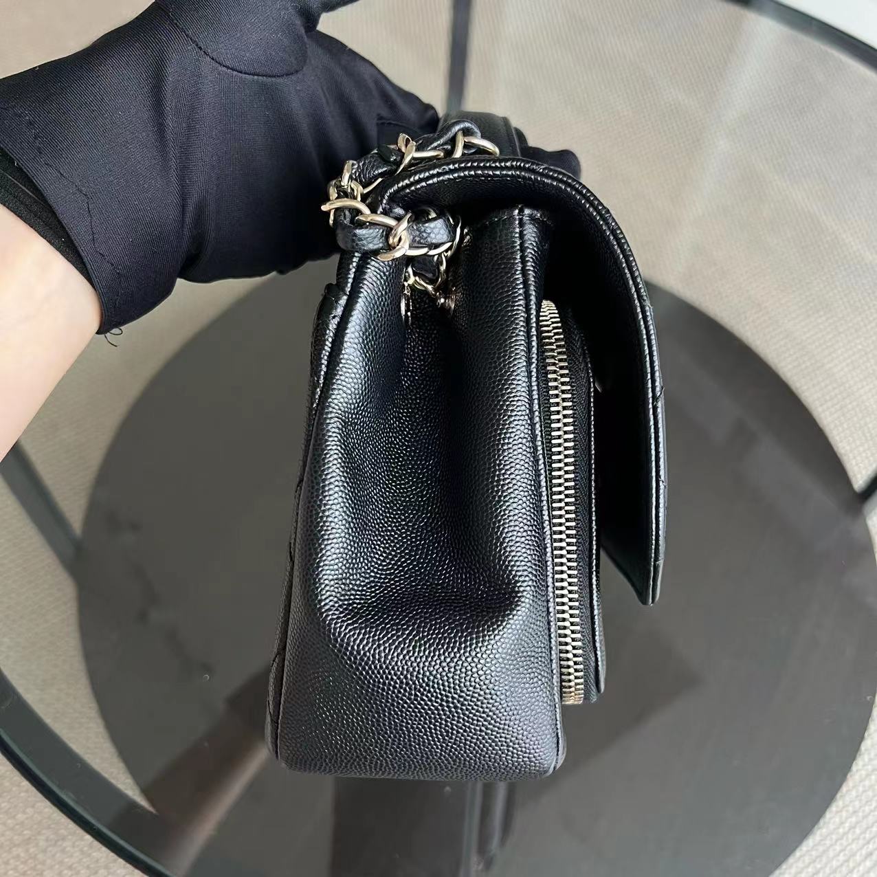 *Full Set with Receipt* Chanel Business Affinity - Medium Caviar Quilted Calfskin Black Gold Hardware Series 26