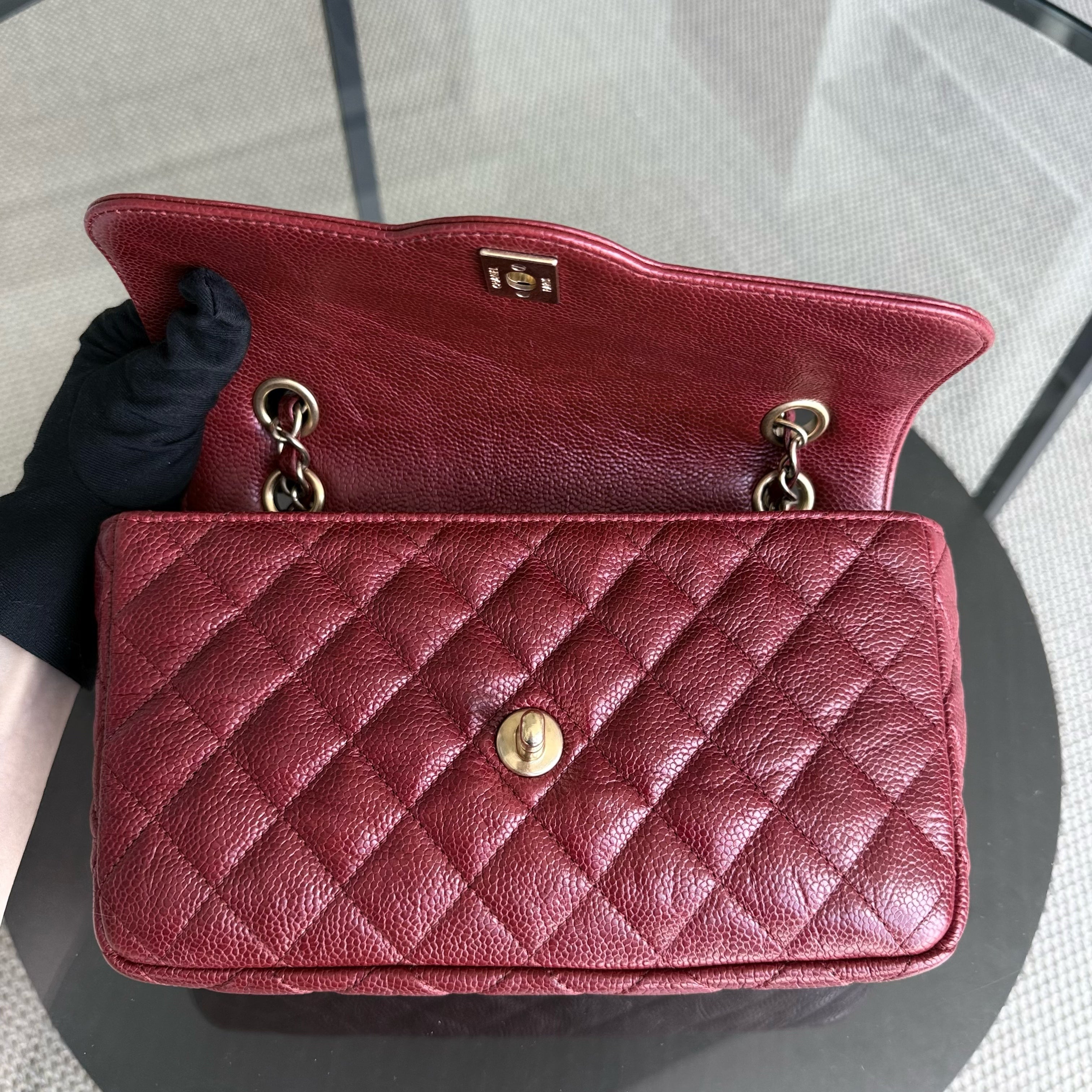 Chanel Two-tone Seasonal Flap - 23CM Caviar Red Gold Hardware Series 21