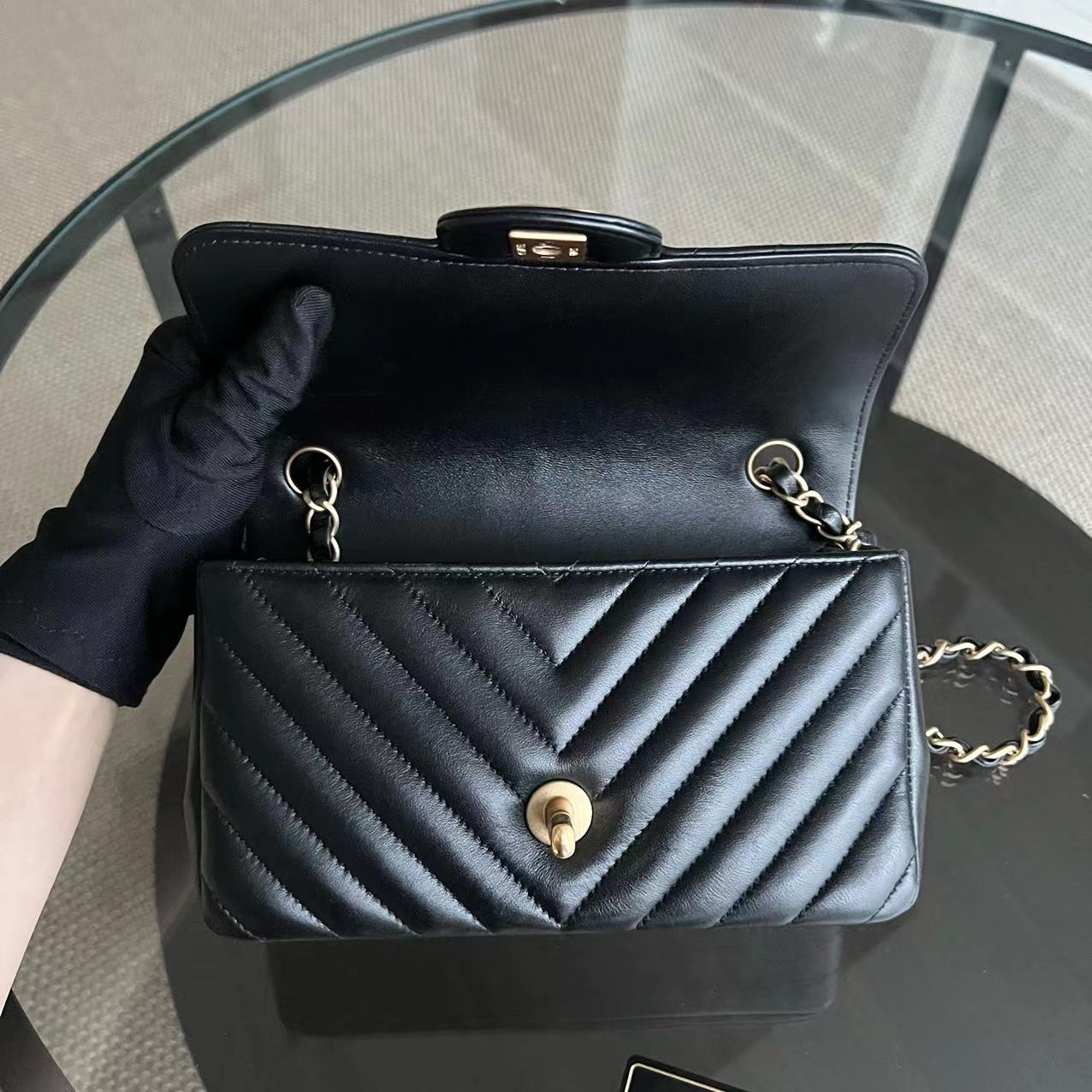 Mini Classic Flap 20CM Chevron Lambskin Black Golden Hardware Series 27