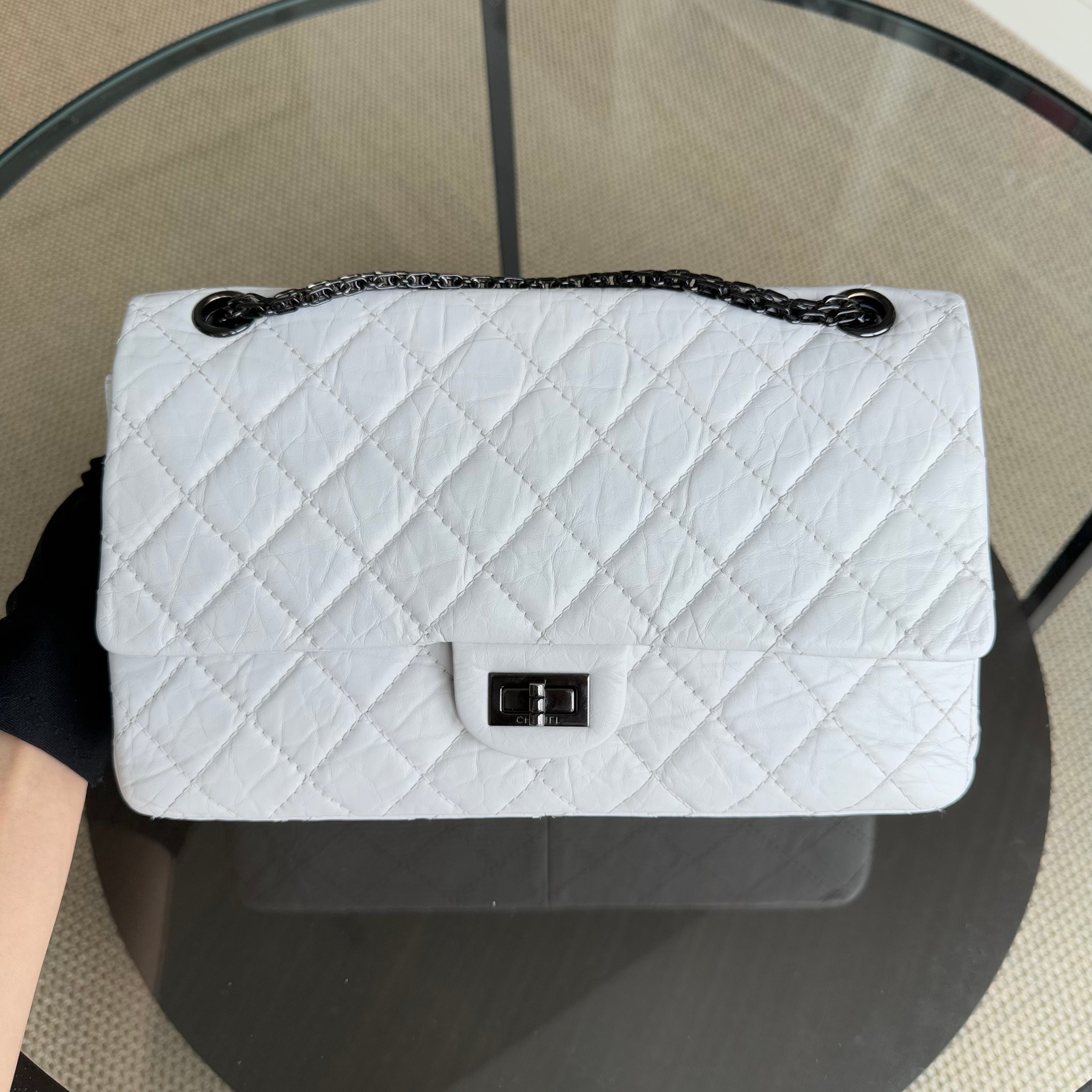 Chanel 2.55 Reissue 226 - 28CM Quilted Calfskin White Black Hardware Series 12