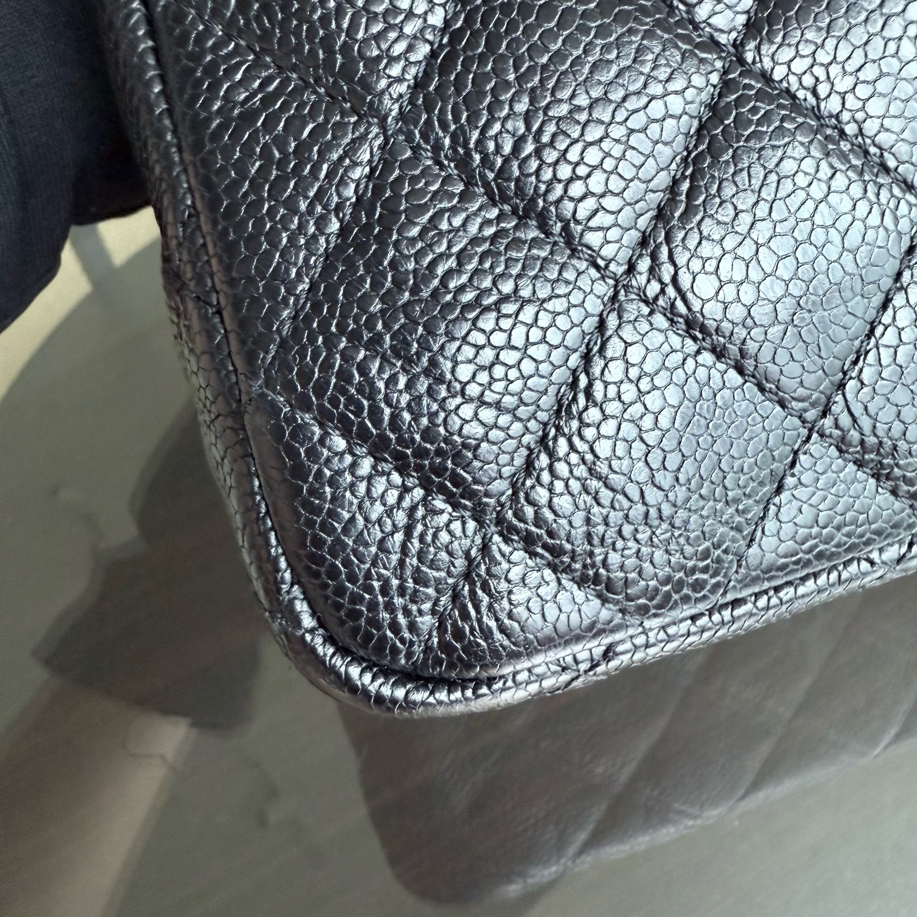 Chanel Seasonal Two-Tone Flap - Caviar 28CM Quilted Black Gold Hardware Series 21