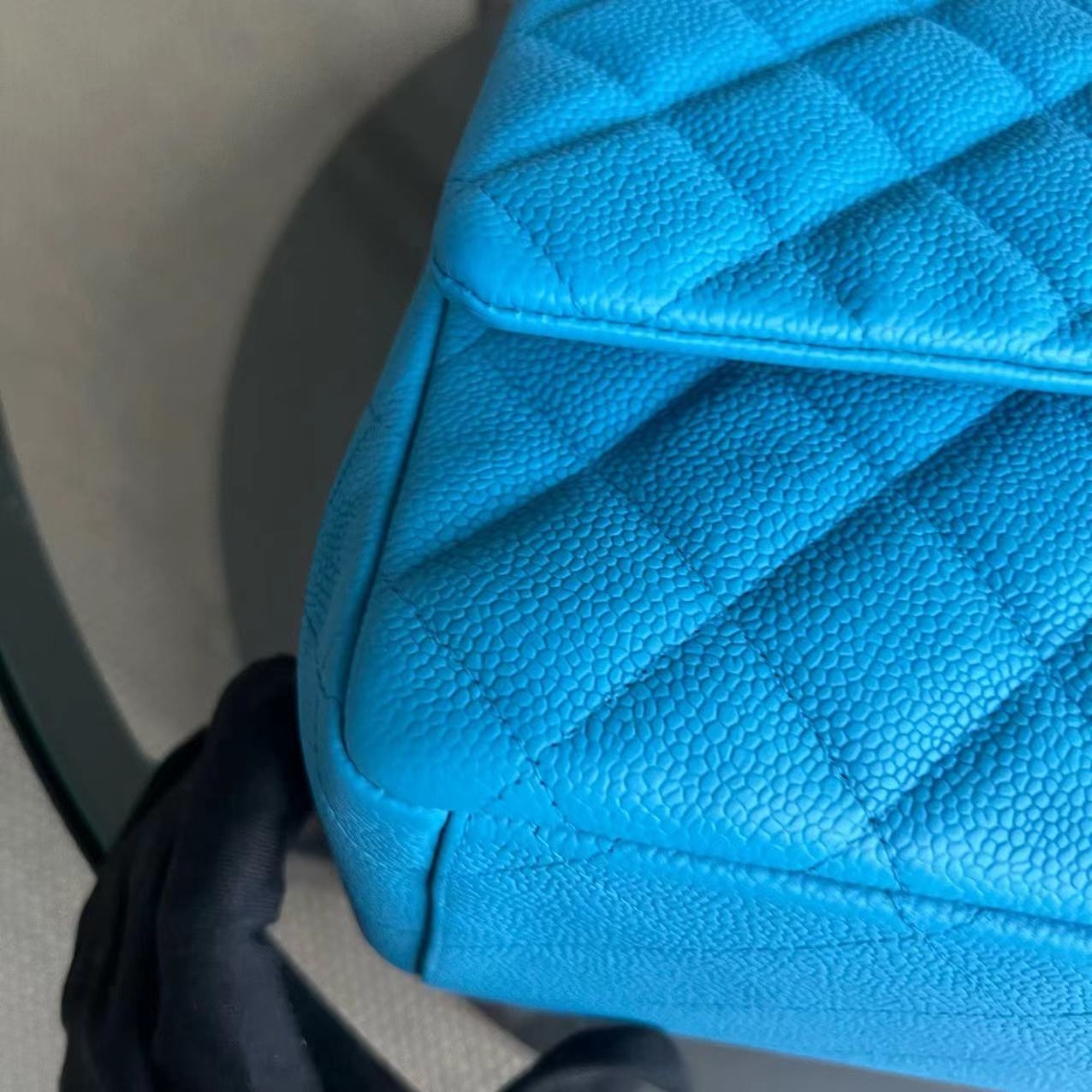 BALANCE of Maxi Classic Flap Caviar Double Flap Quilted Grained Calfskin Blue Silver Hardware Series 17