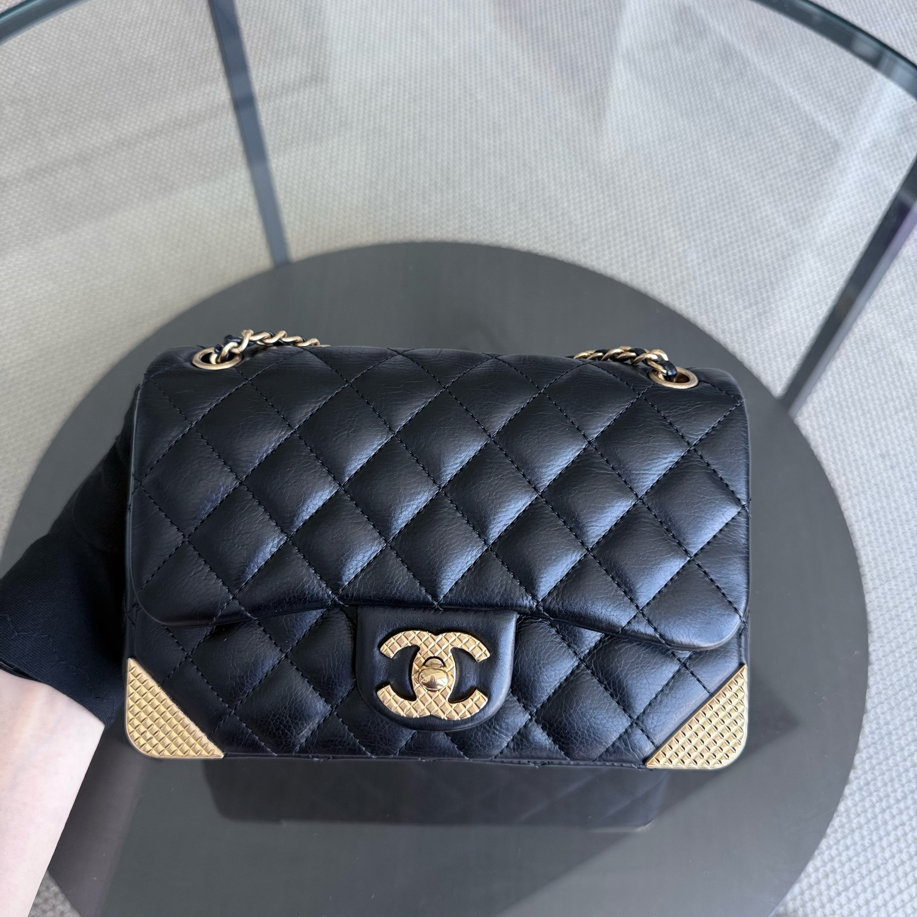 Chanel Rock The Corner Seasonal Flap Small - 20CM Quilted Calfskin Midnight Blue Gold Hardware Series 24