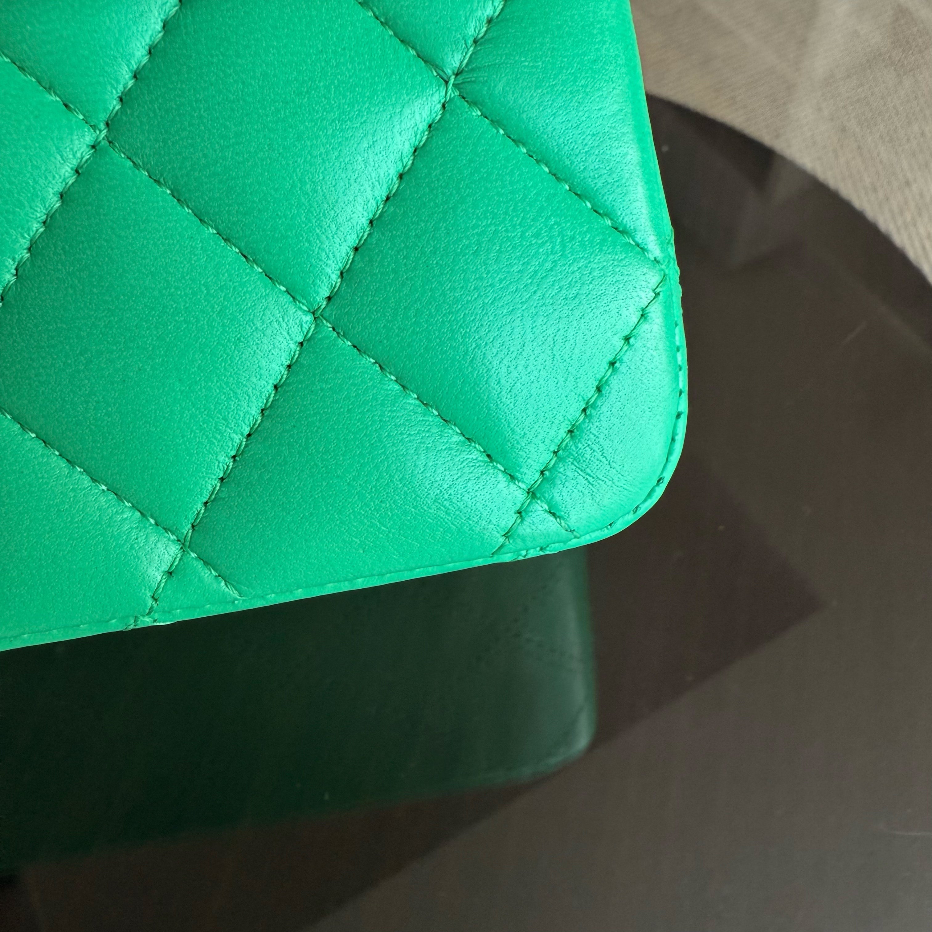 Chanel Classic Flap Medium - 25CM Quilted Lambskin Green Gold Hardware Series 18