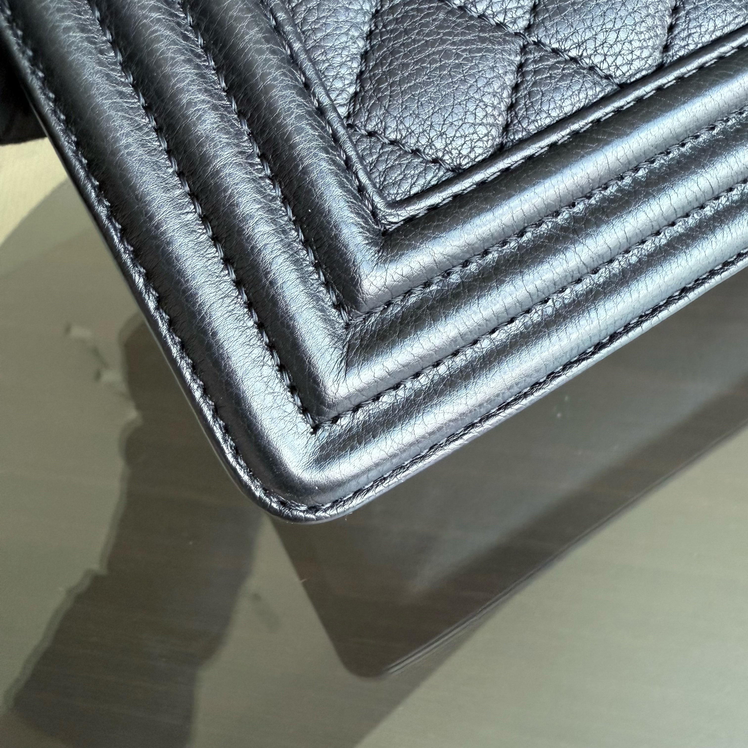 Chanel Boy Medium - Grained Calfskin 25CM Quilted Black Ruthenium Silver Hardware Series 23