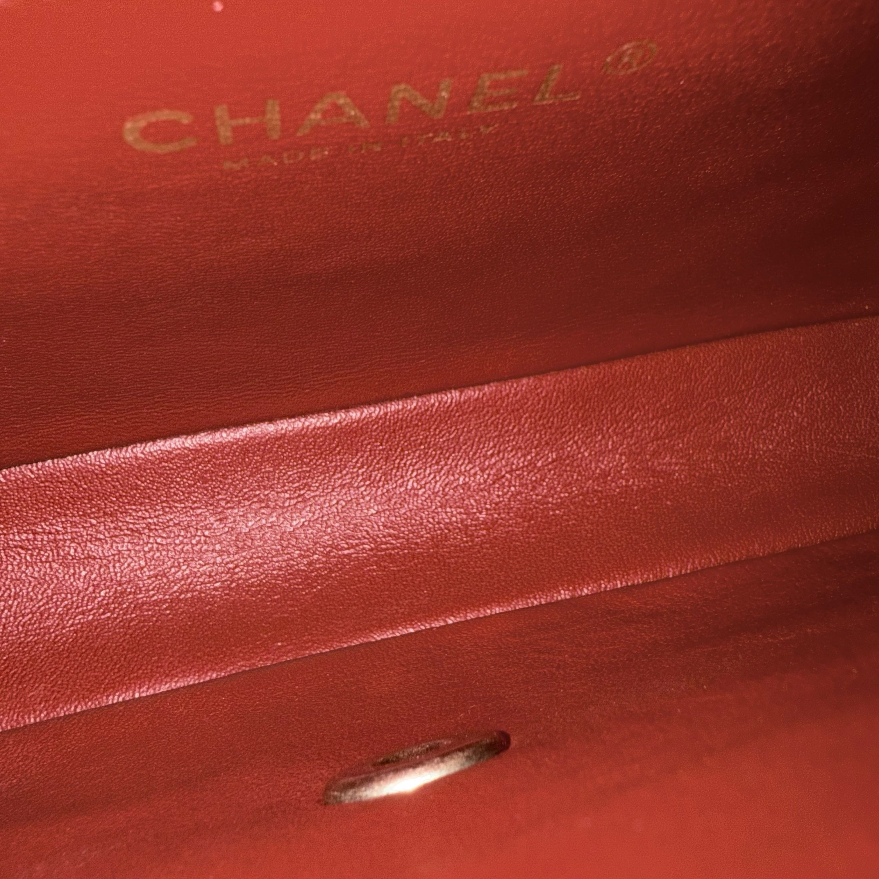 Chanel Two-tone Seasonal Flap - 23CM Caviar Red Gold Hardware Series 21