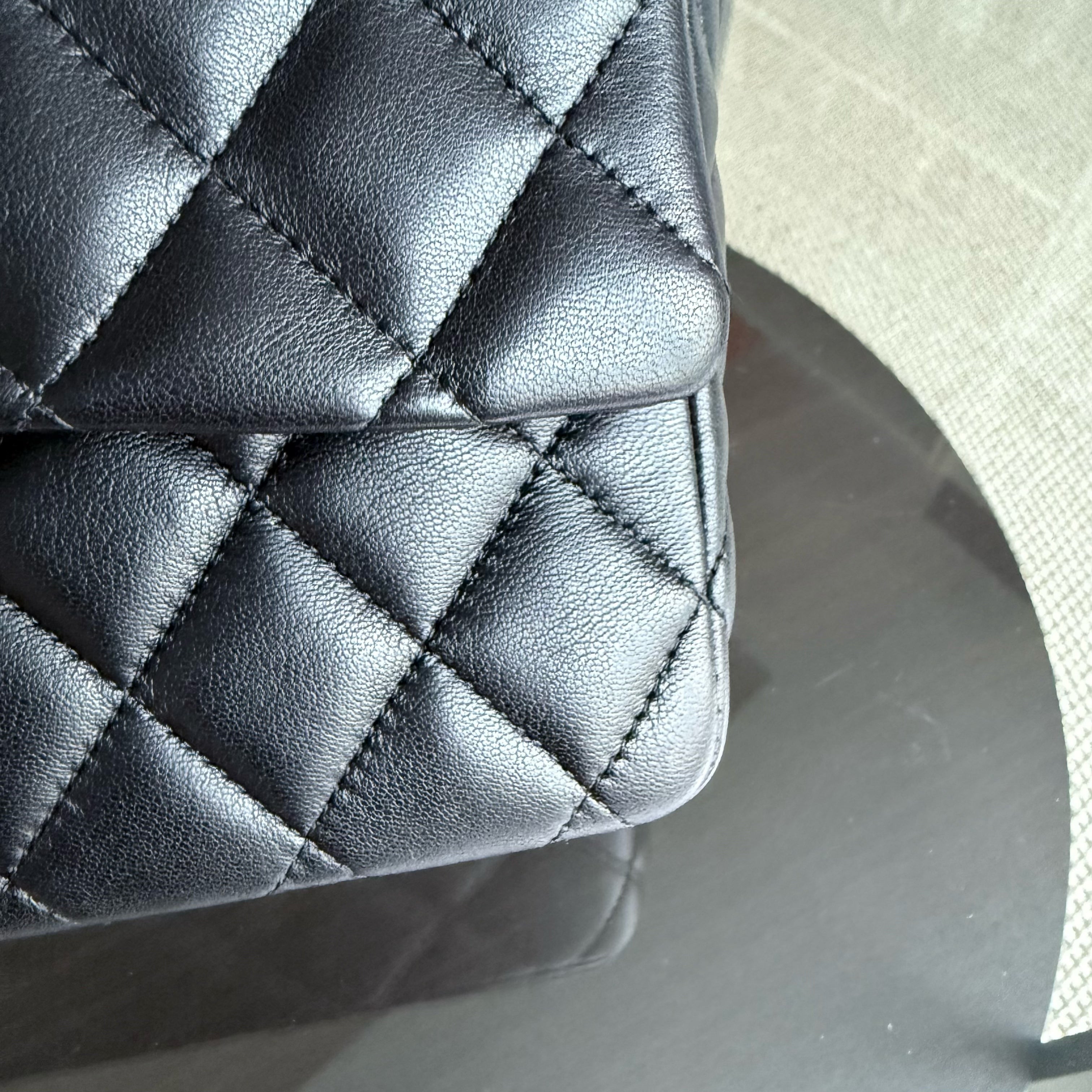 Chanel Classic Flap Medium - Special Valentine Edition 25CM Quilted Lambskin Black Gold Hardware Series 19