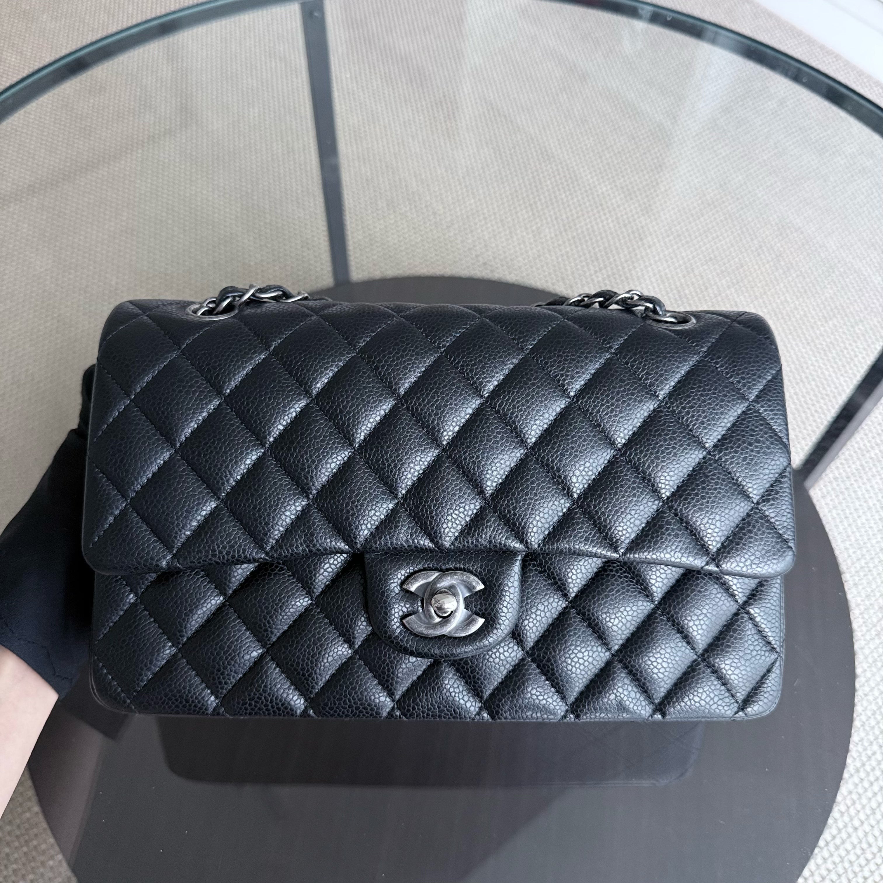 Chanel Classic Flap Medium - Caviar 25CM Quilted Black Ruthenium Silver Hardware Series 21