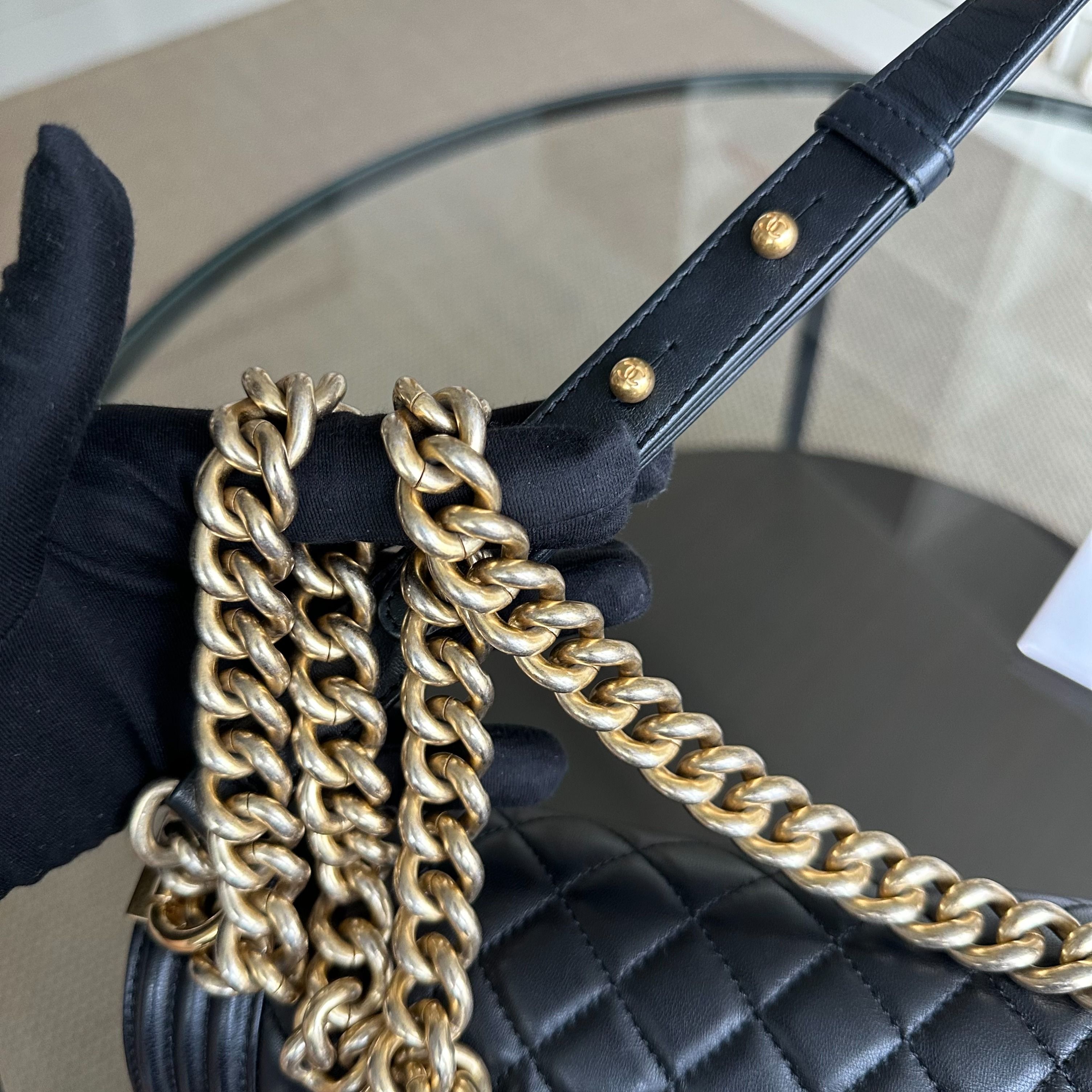 *Full set, Receipt* Chanel Boy Old Medium 25CM Lambskin Quilted Lambskin Black GHW No 22 - Luxury Evermore