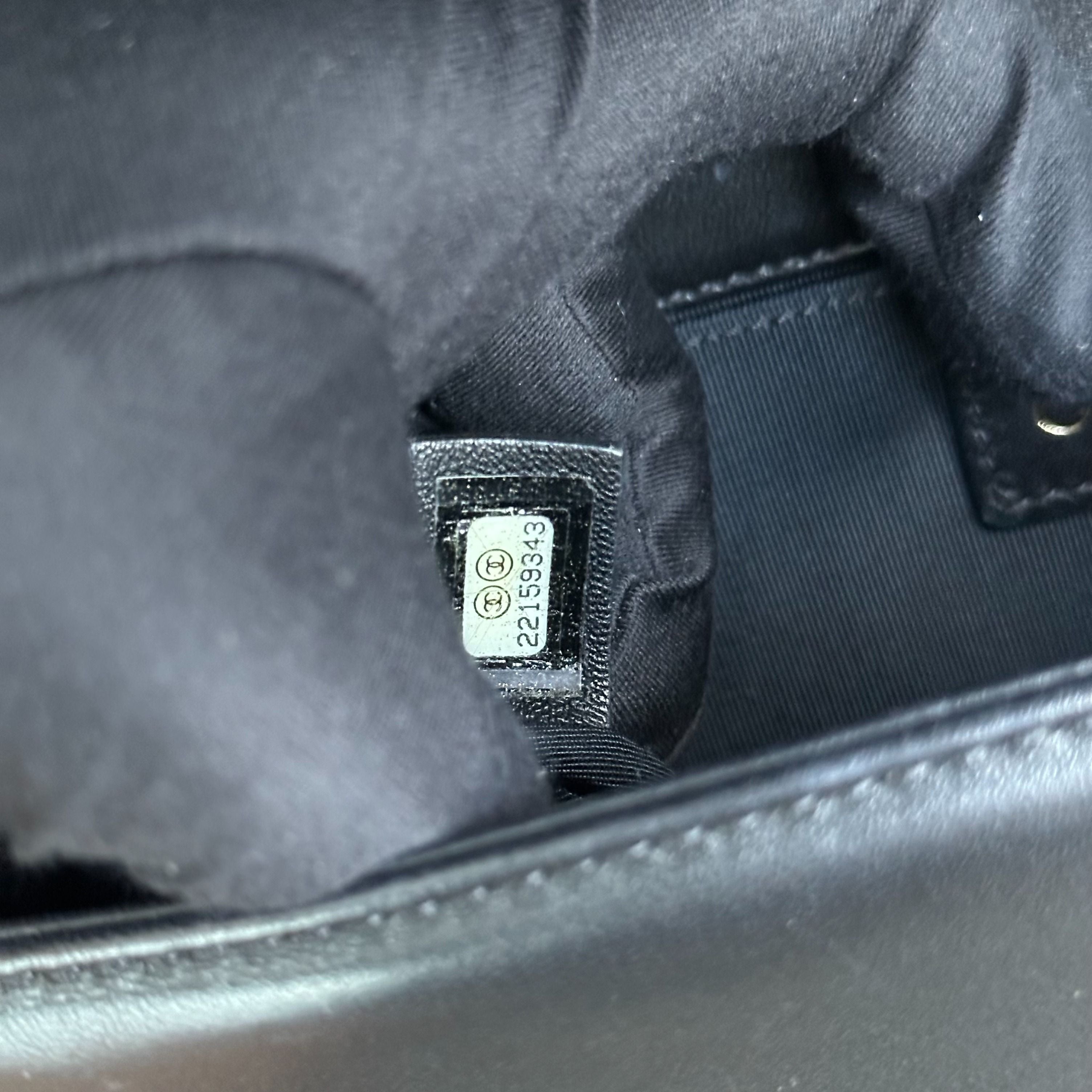 *Full set, Receipt* Chanel Boy Old Medium 25CM Lambskin Quilted Lambskin Black GHW No 22 - Luxury Evermore